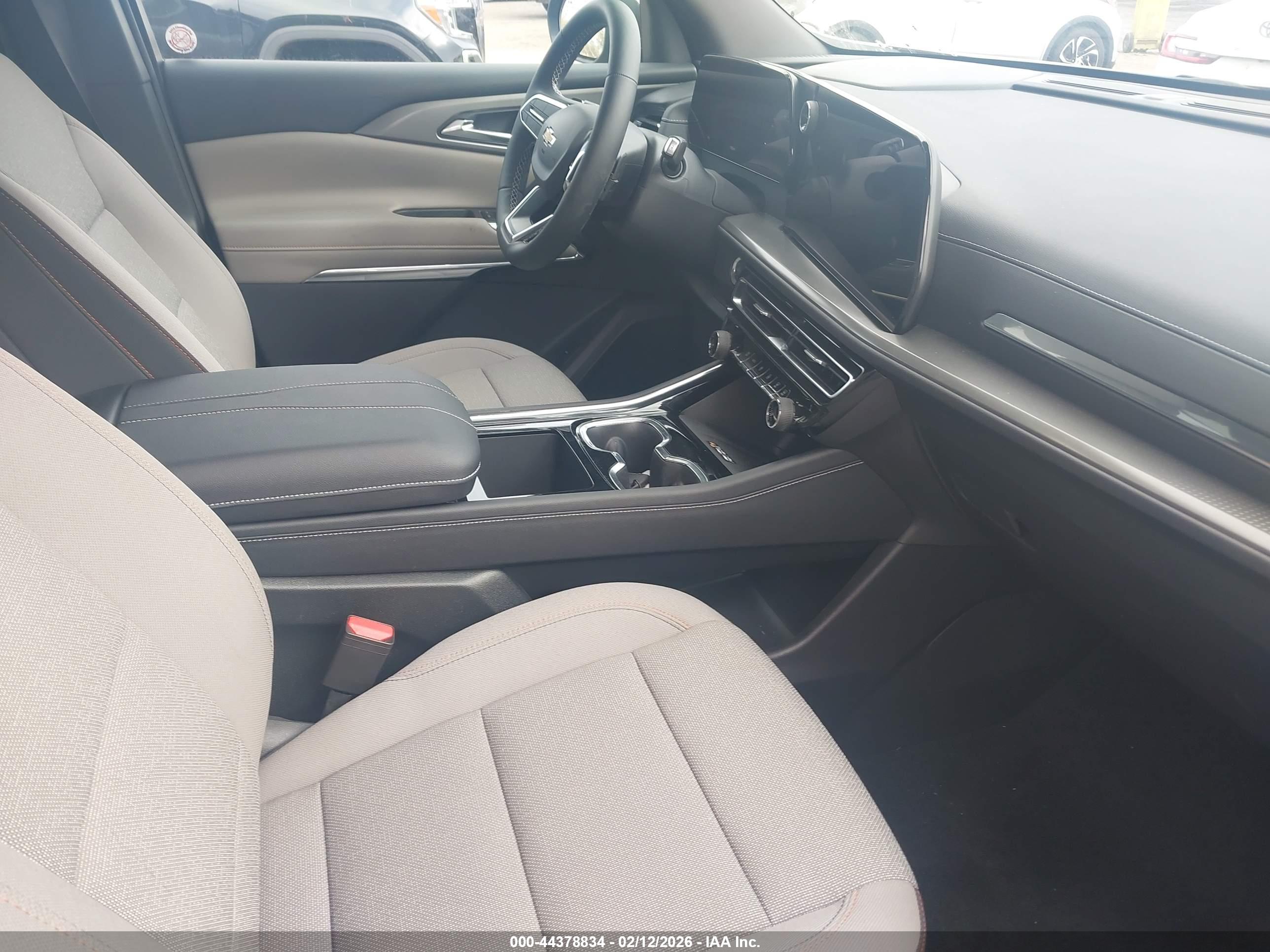 CHEVROLET TRAVERSE image 5