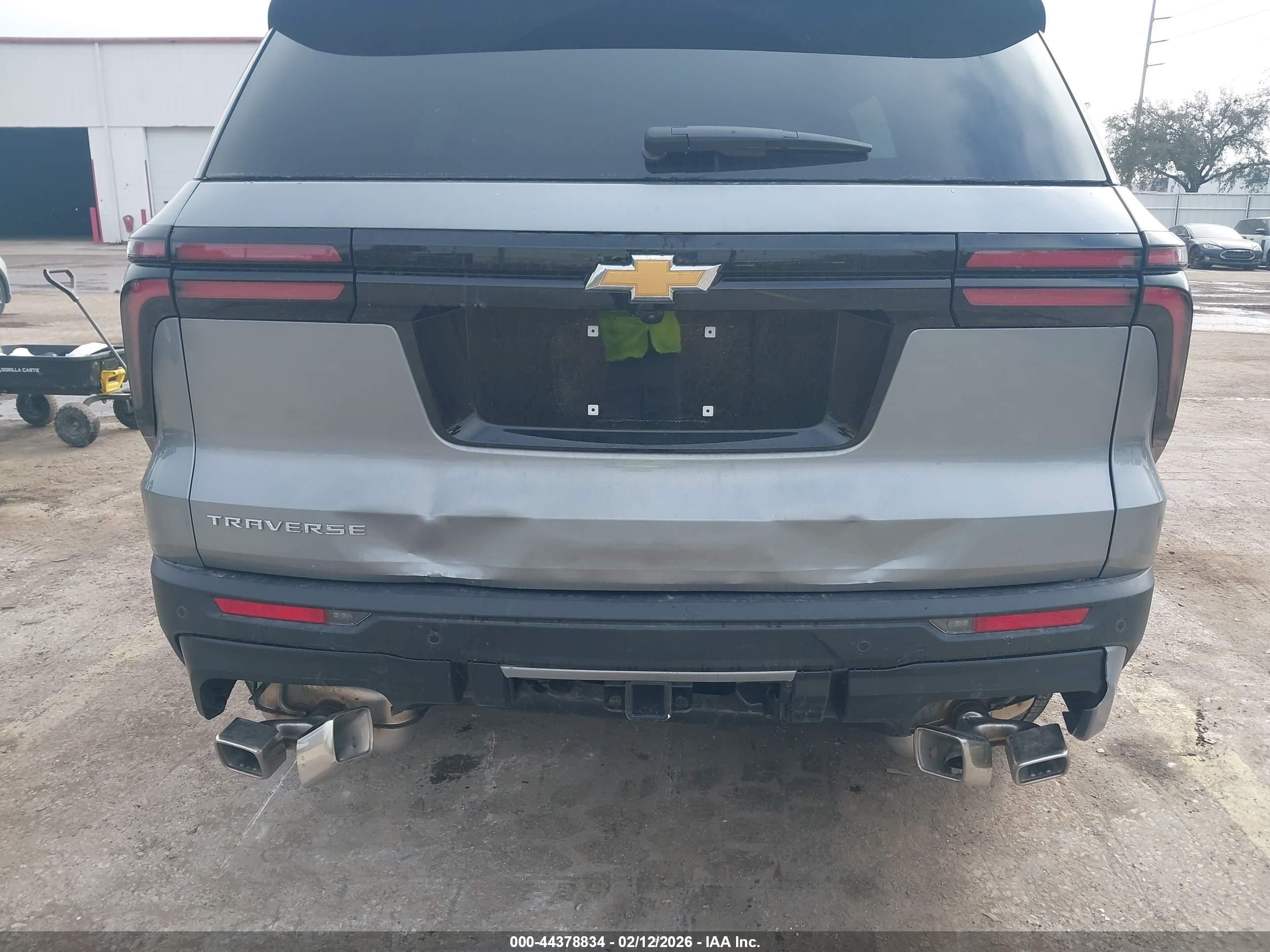 CHEVROLET TRAVERSE image 6