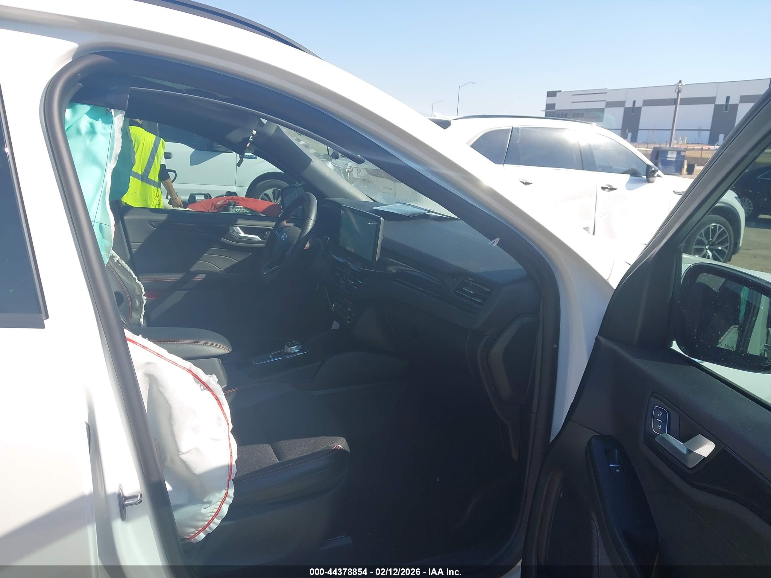 FORD ESCAPE image 5