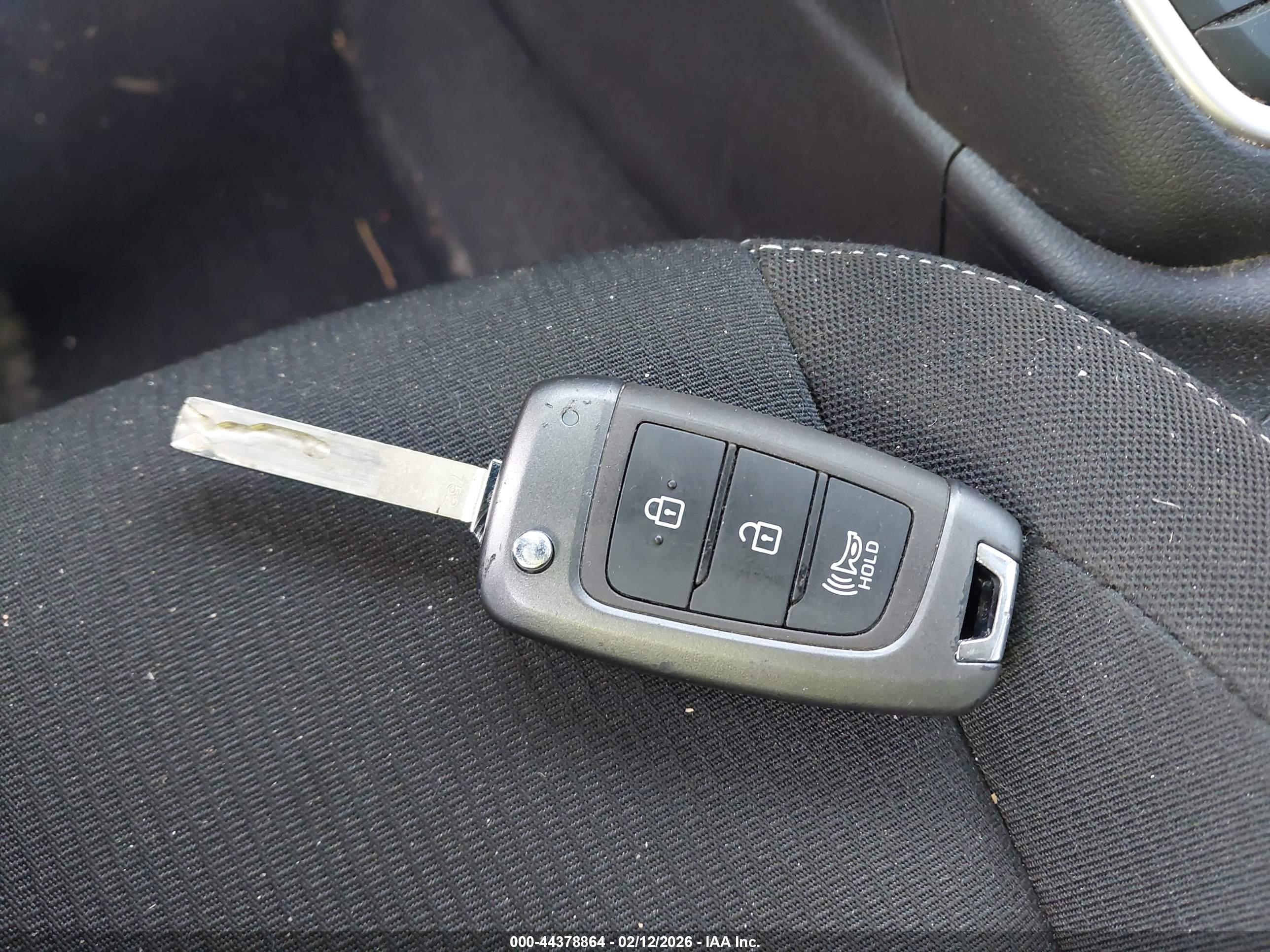HYUNDAI VENUE image 11