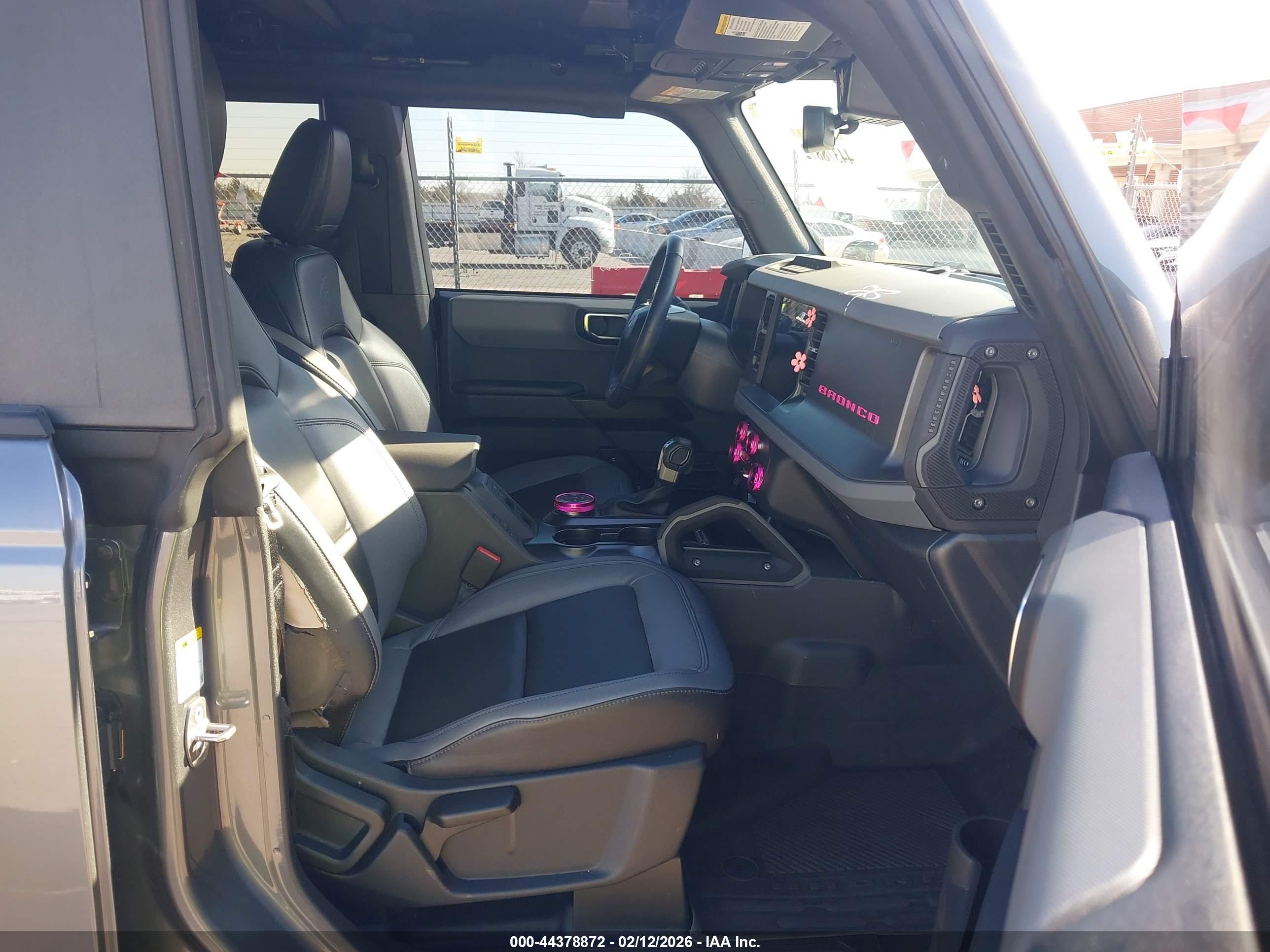 FORD BRONCO image 5