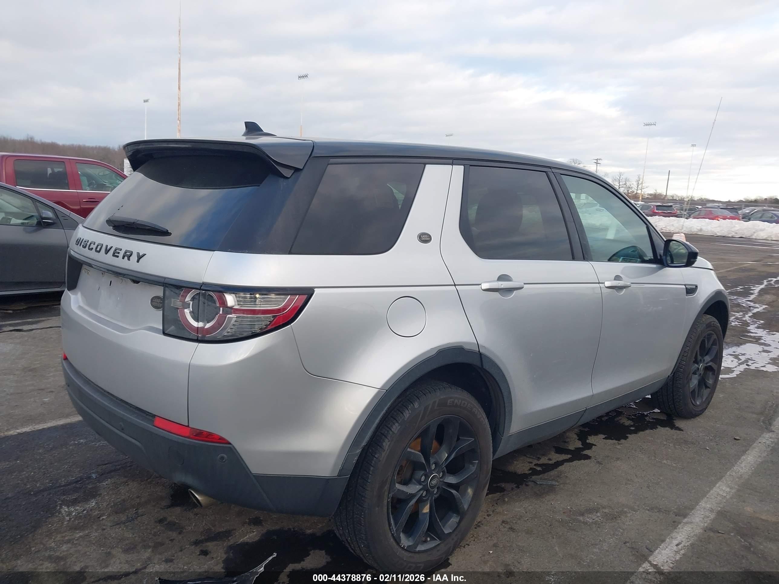 LAND ROVER image 4