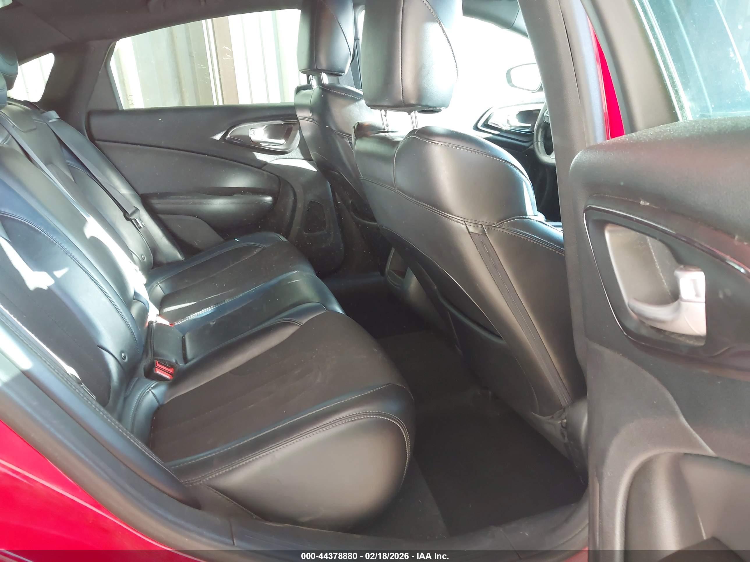 CHRYSLER 200 image 8