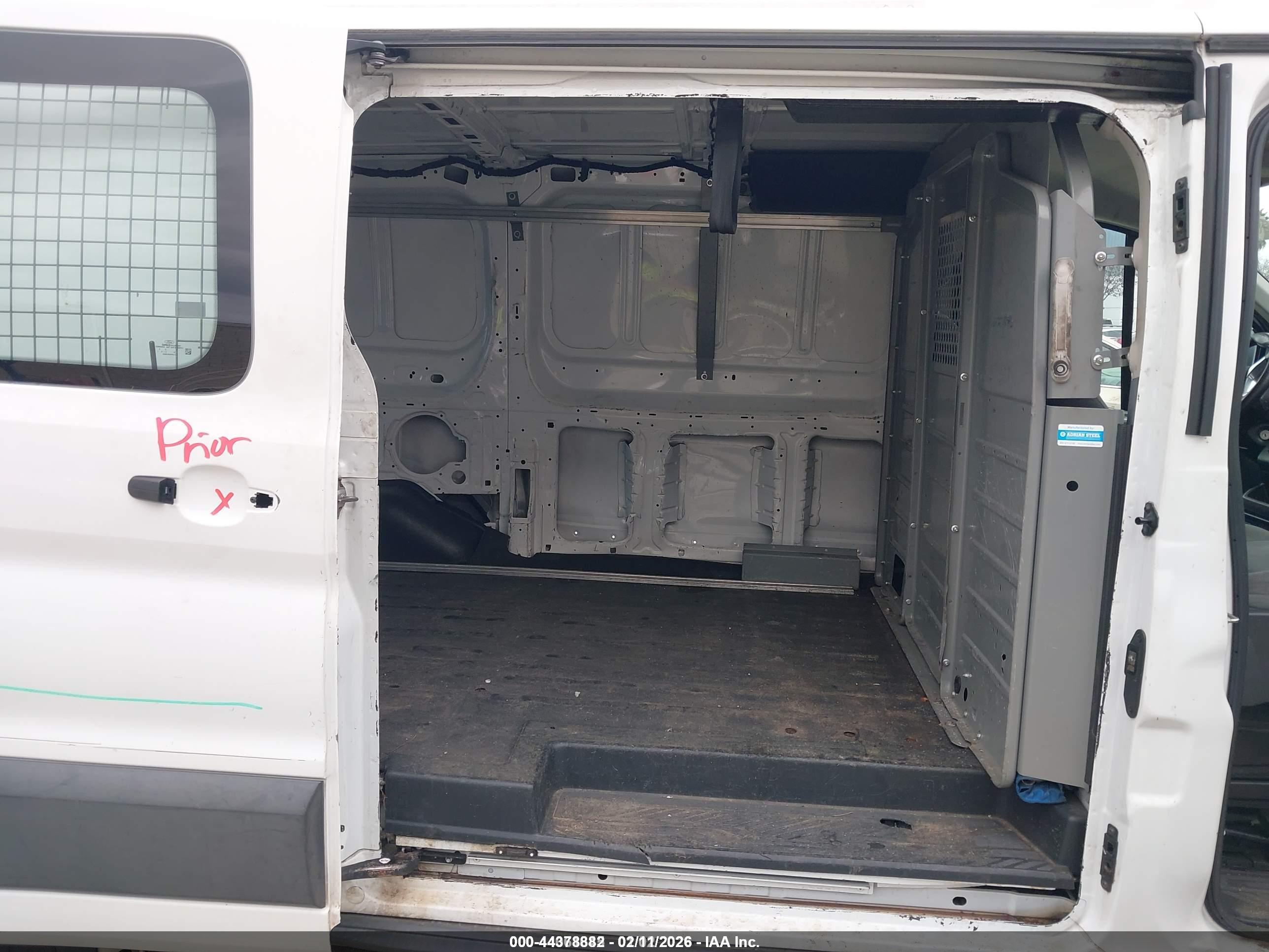 FORD TRANSIT-250 image 8