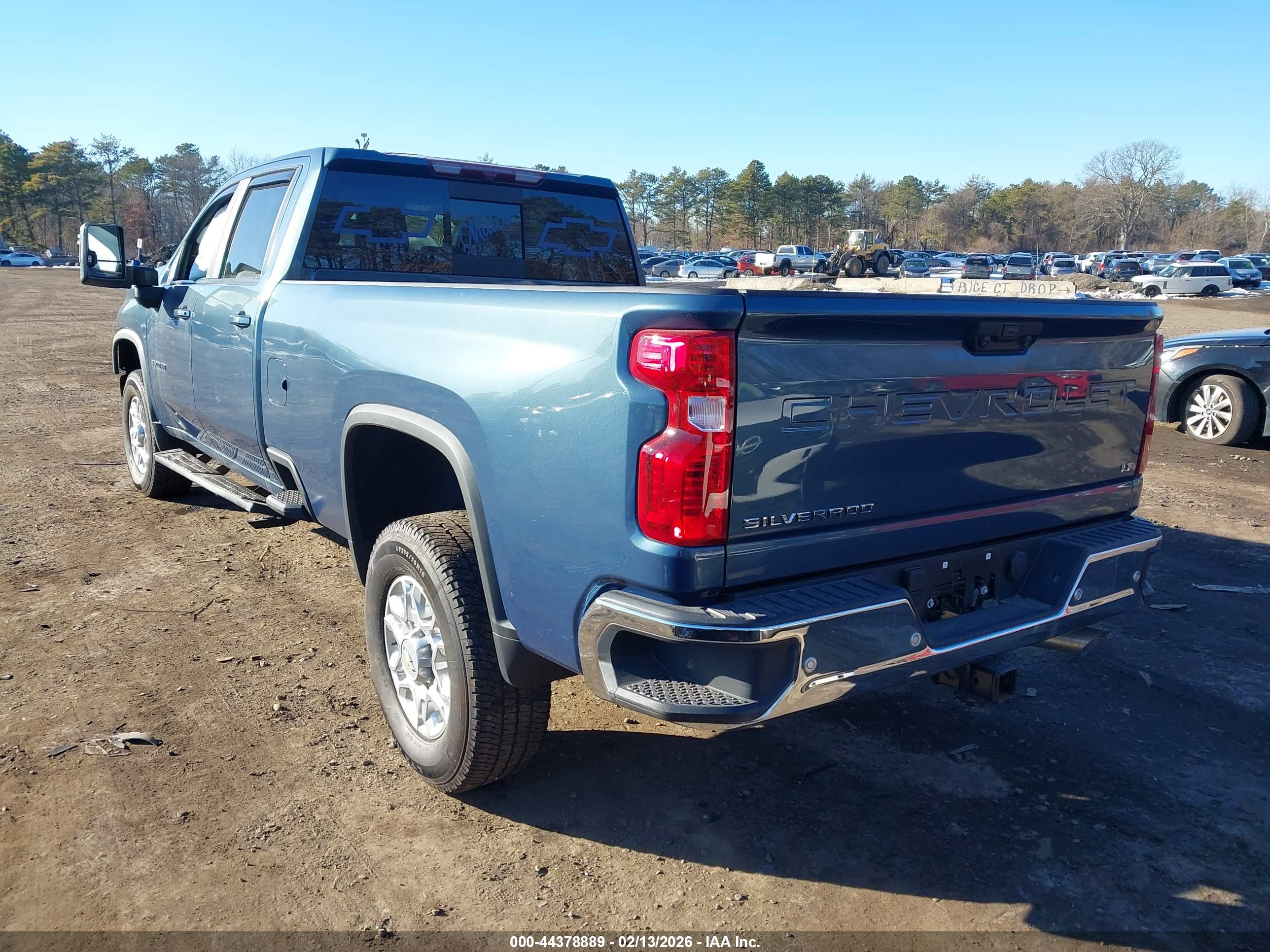 CHEVROLET SILVERADO image 3