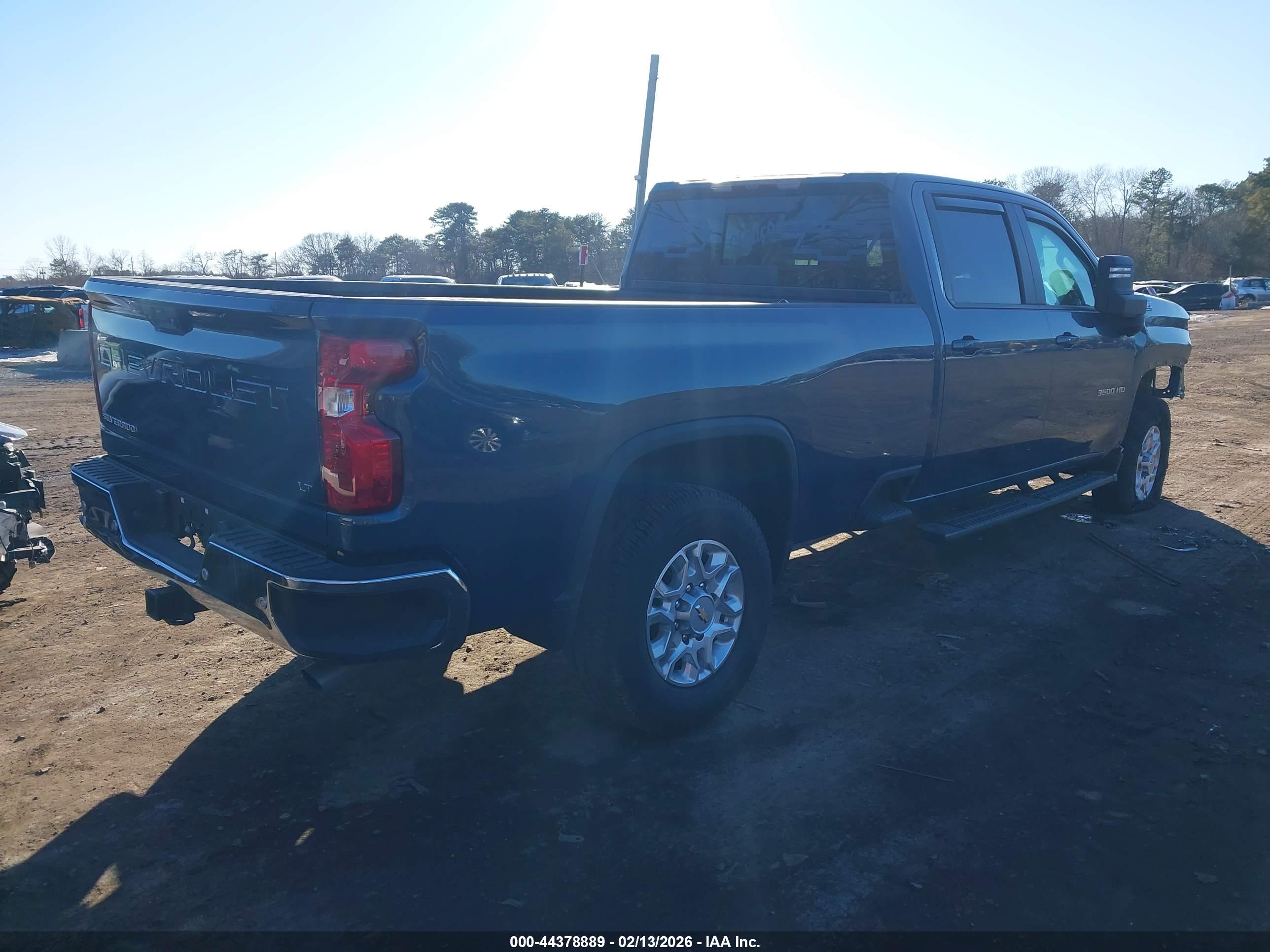CHEVROLET SILVERADO image 4
