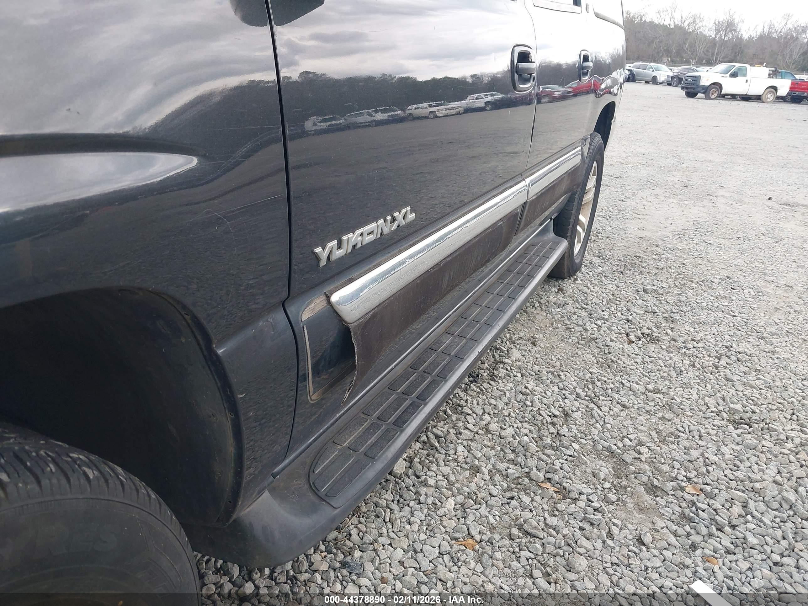 GMC YUKON image 6