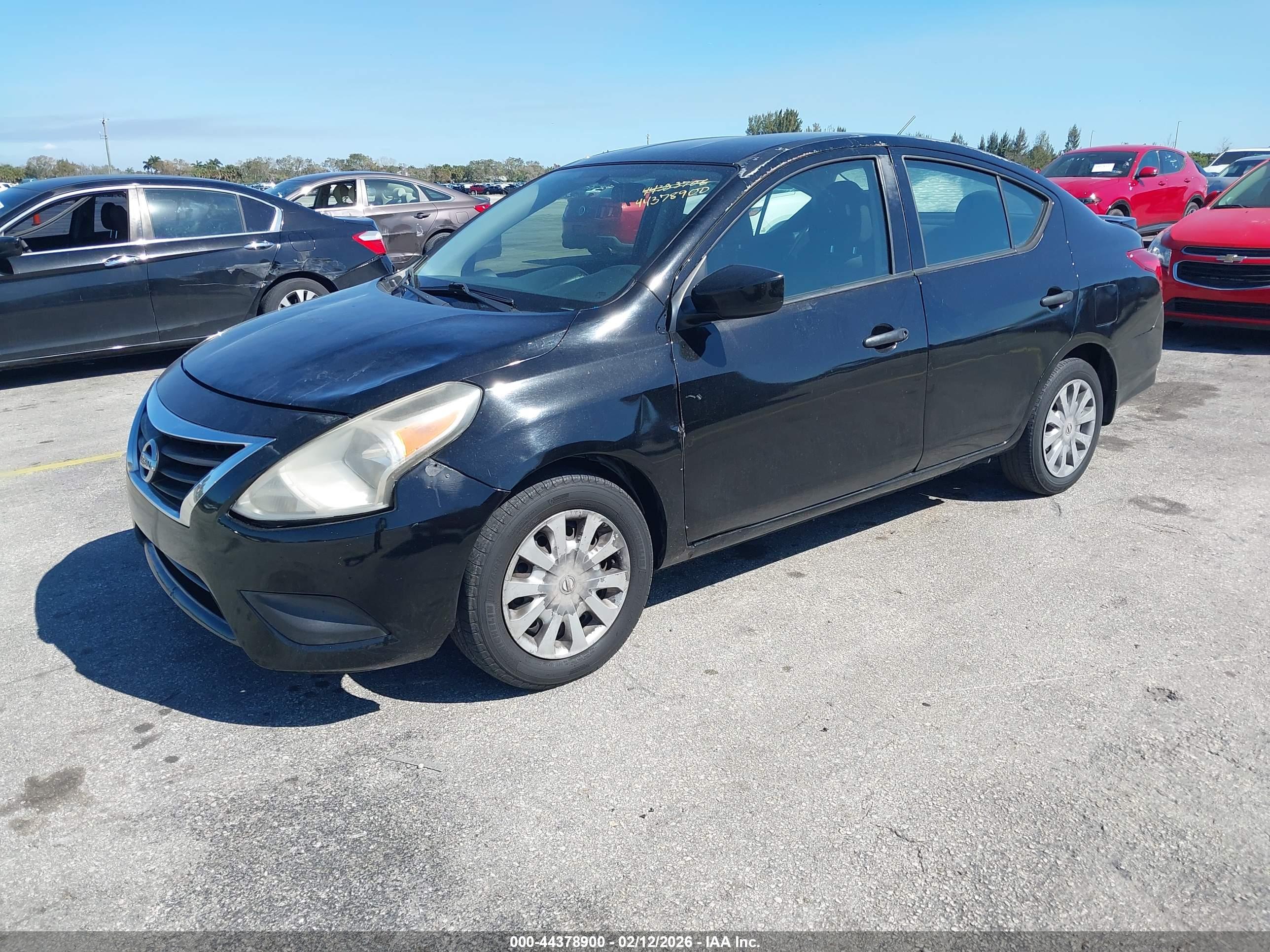 NISSAN VERSA image 2