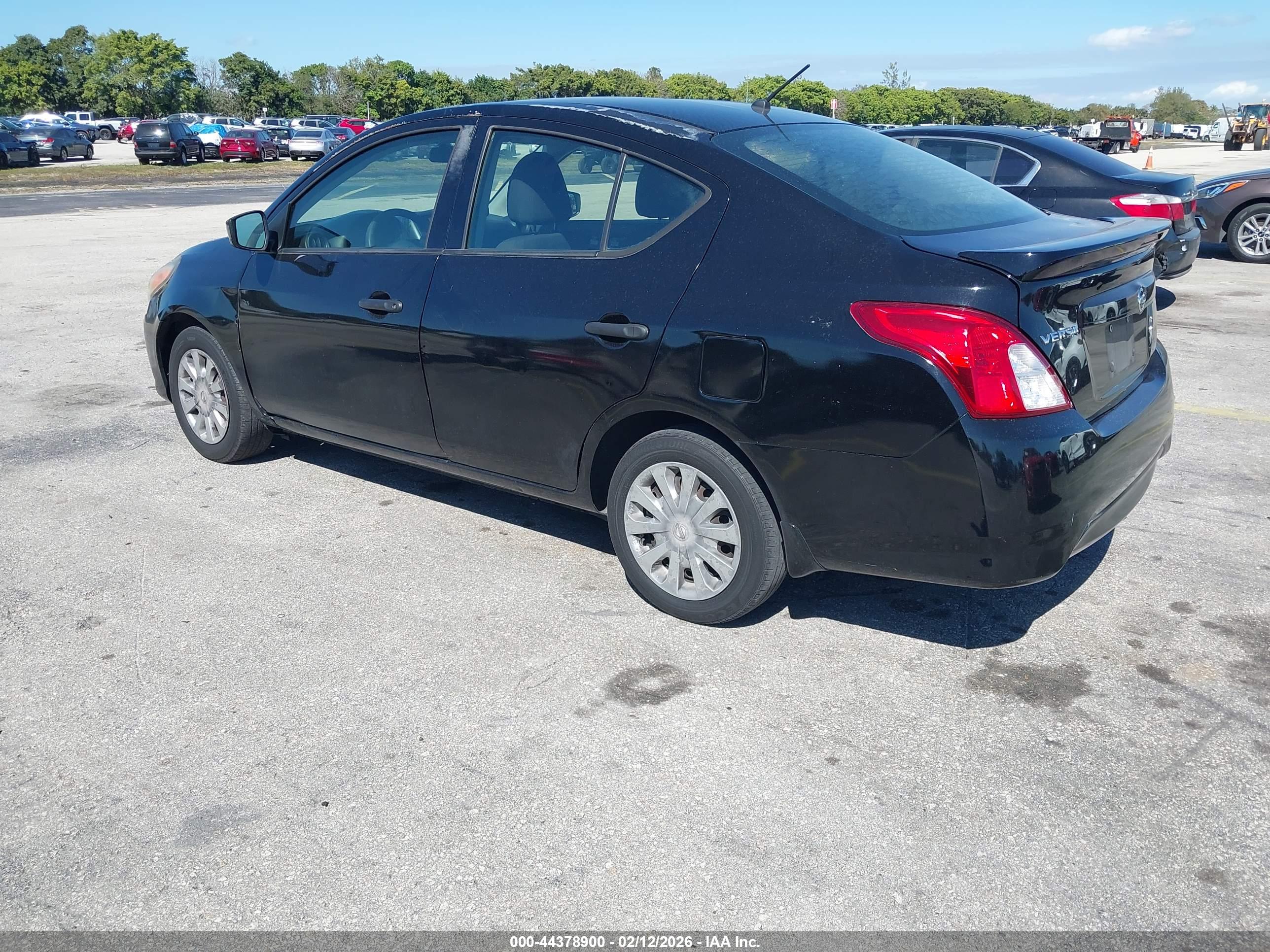 NISSAN VERSA image 3