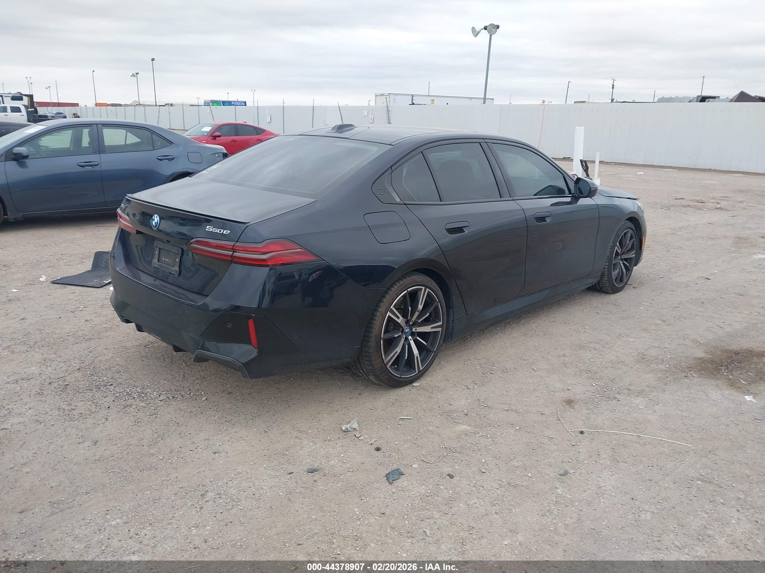BMW 550E image 4
