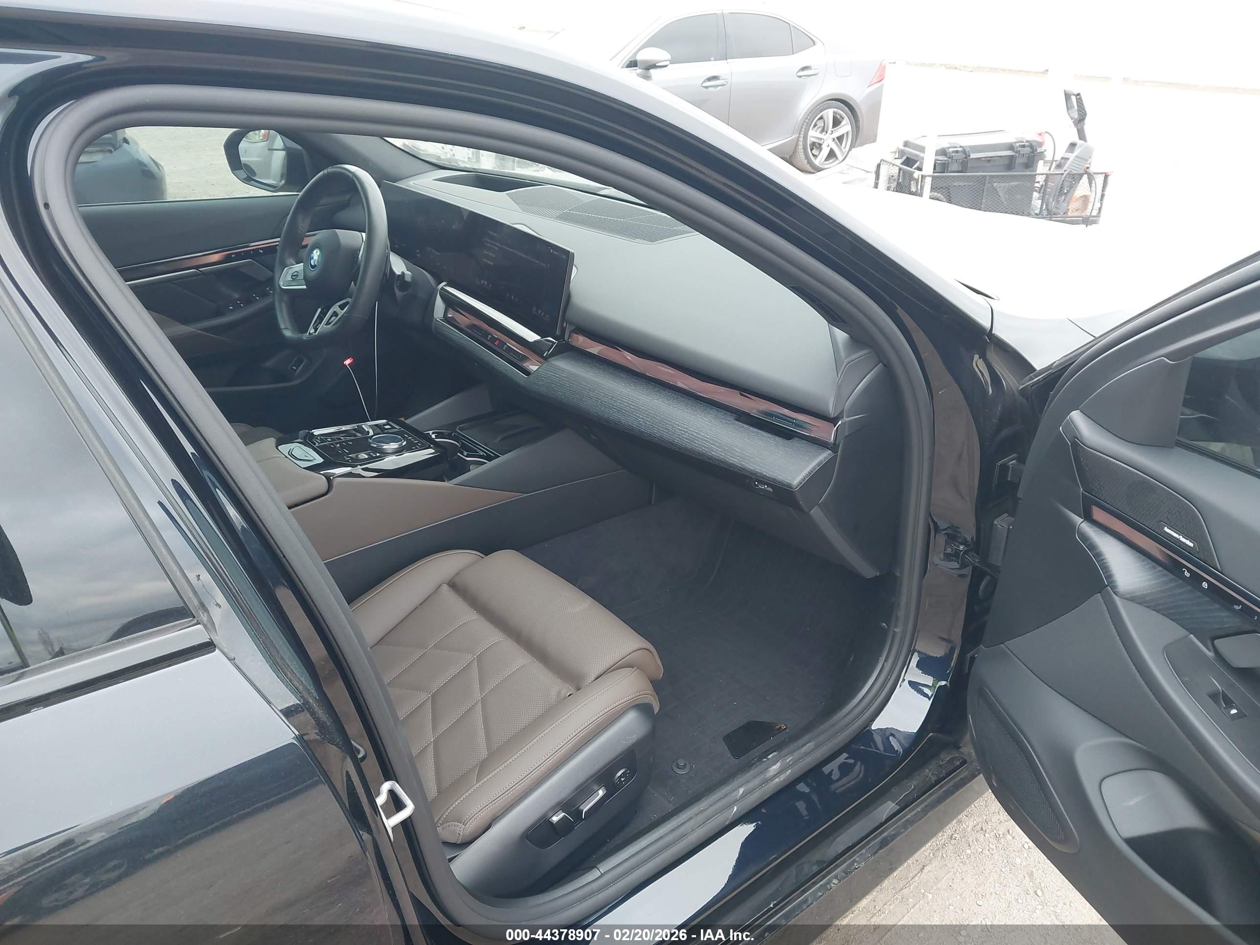 BMW 550E image 5