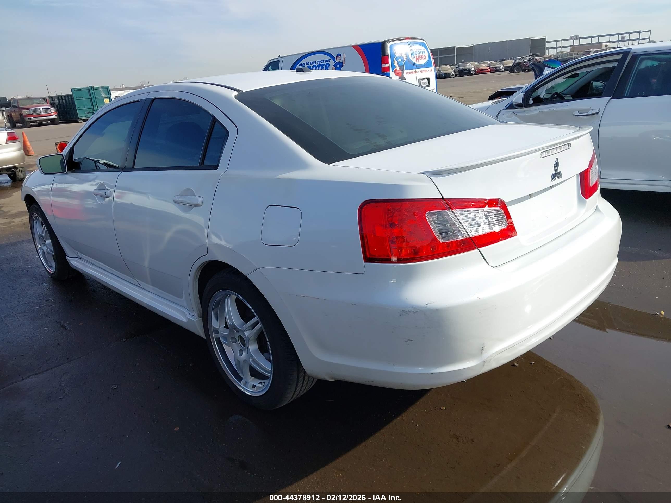MITSUBISHI GALANT image 3
