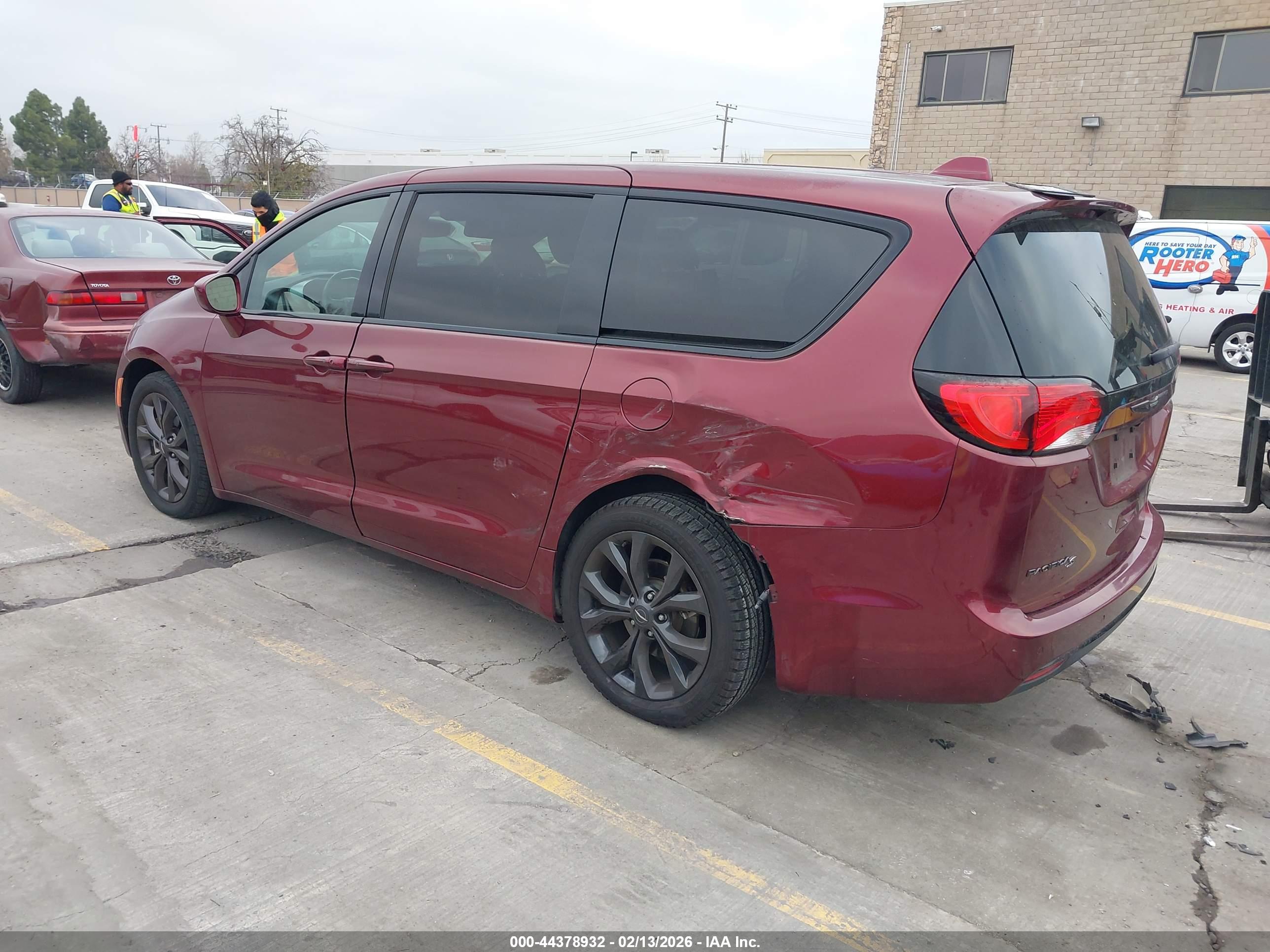 CHRYSLER PACIFICA image 3