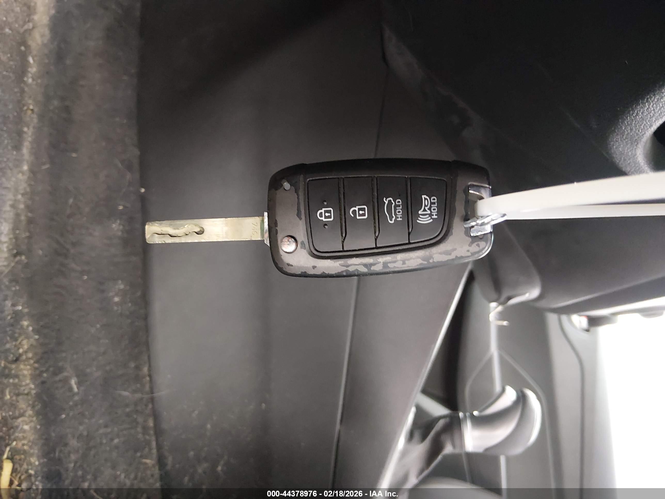 HYUNDAI ACCENT image 11