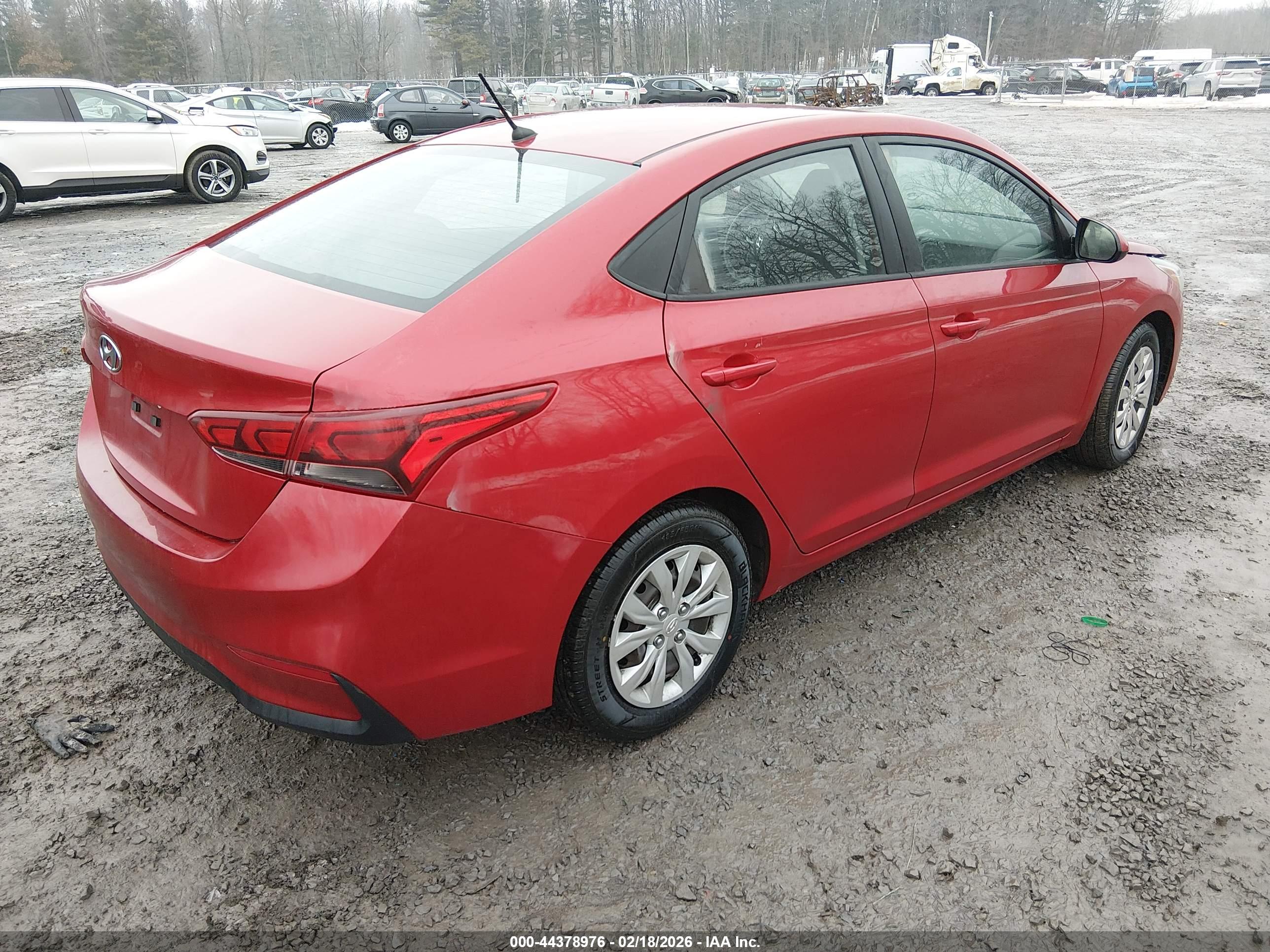 HYUNDAI ACCENT image 4