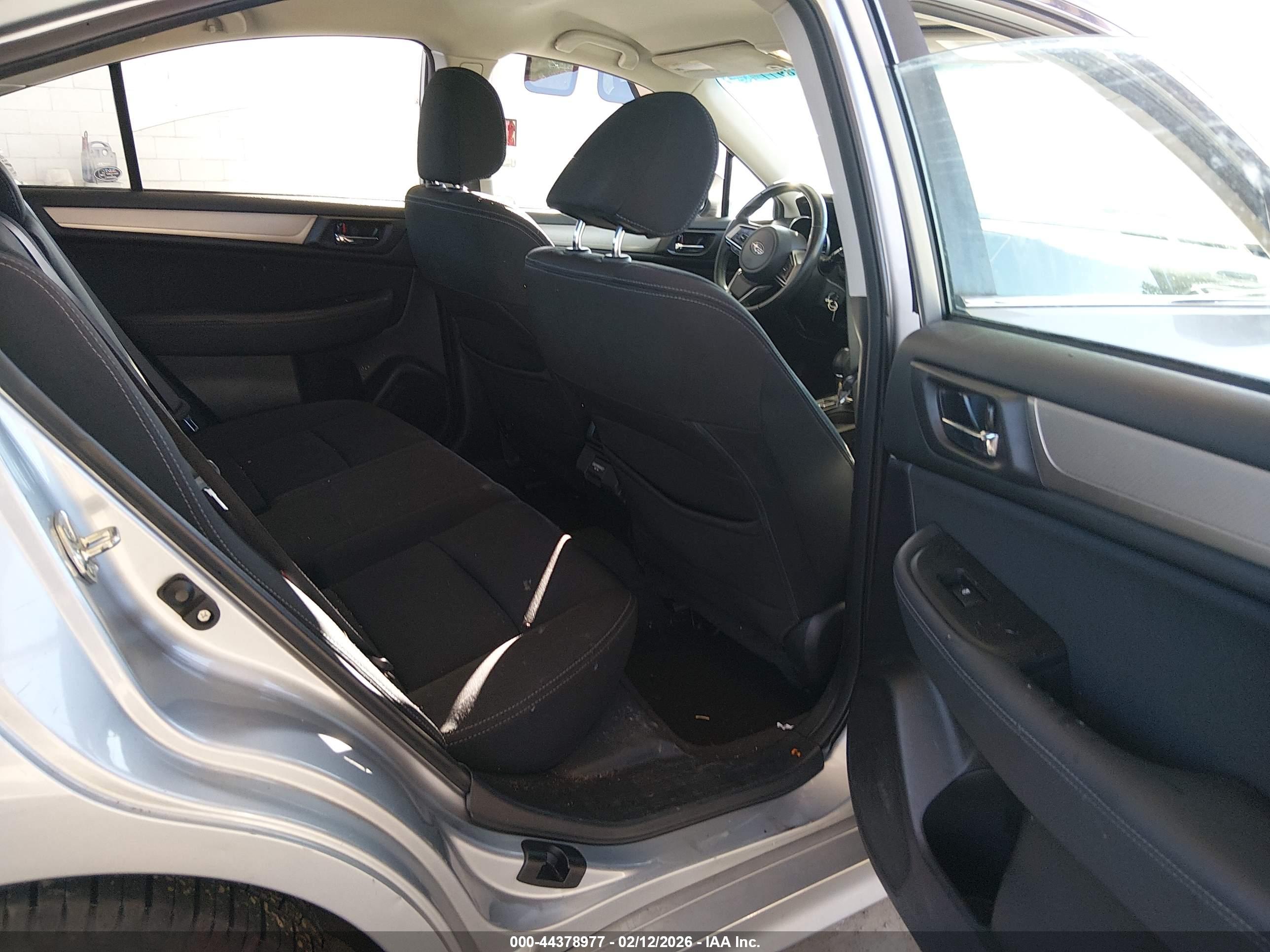 SUBARU LEGACY image 8