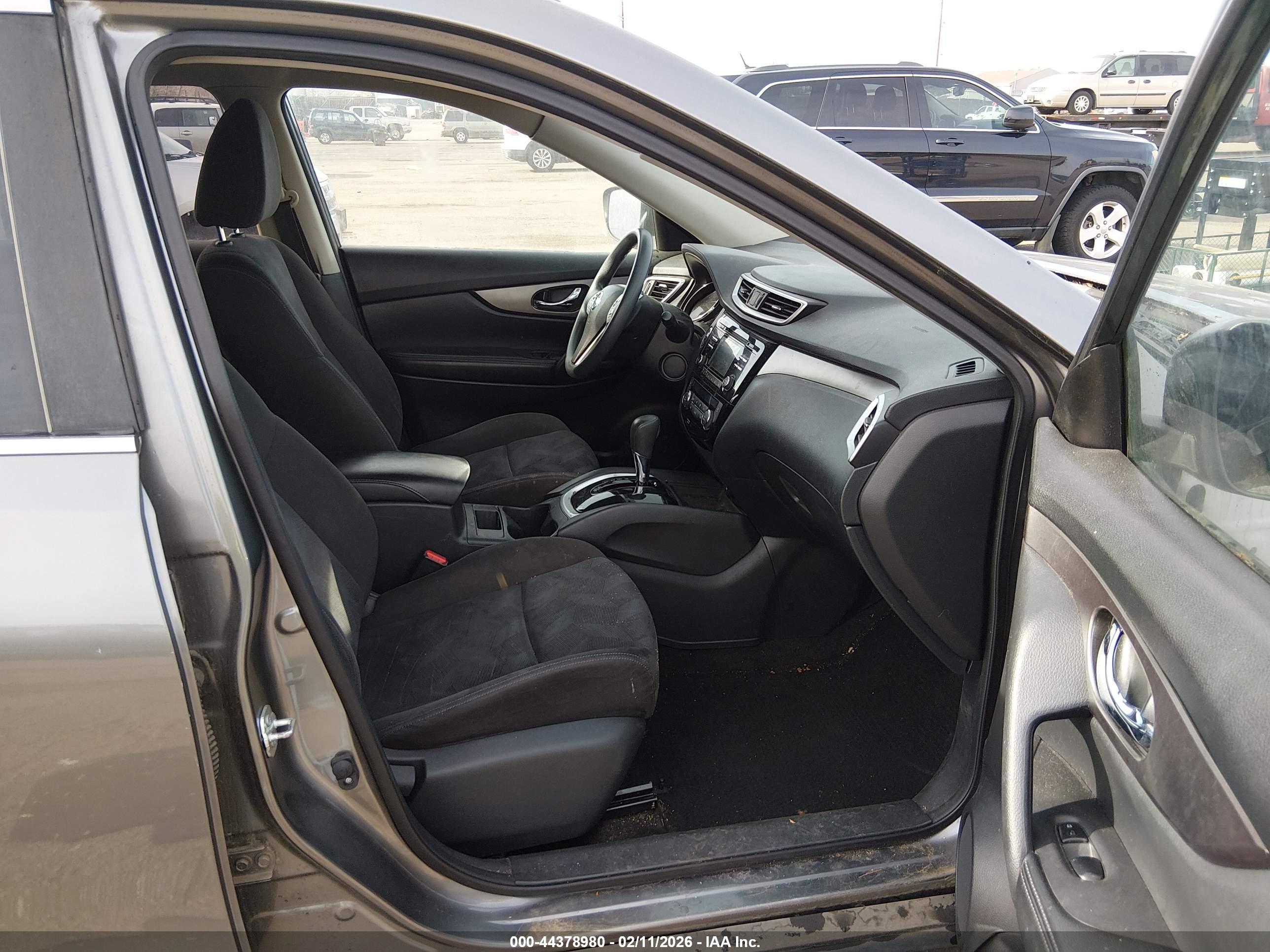 NISSAN ROGUE image 5