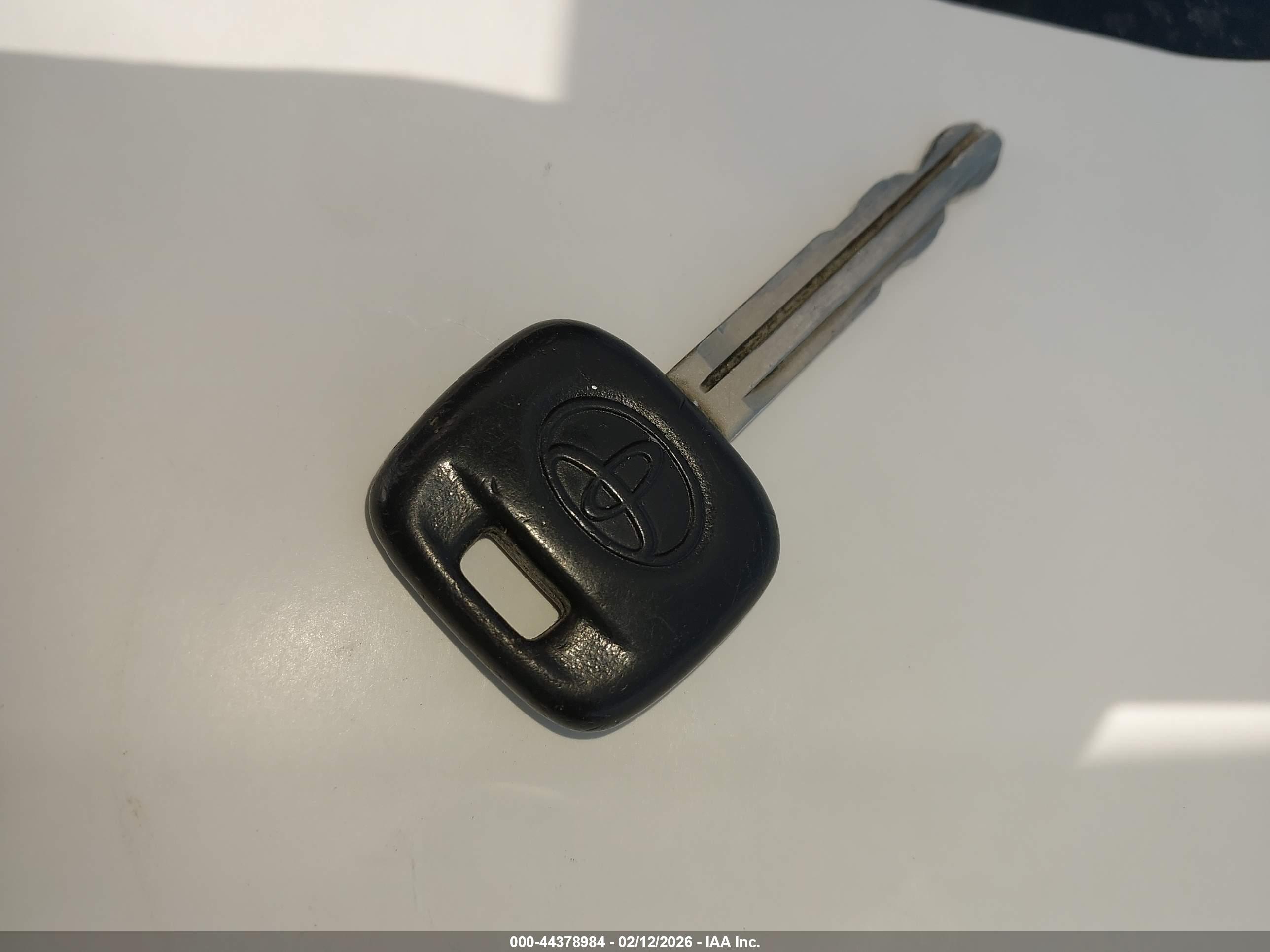 TOYOTA RAV4 image 11