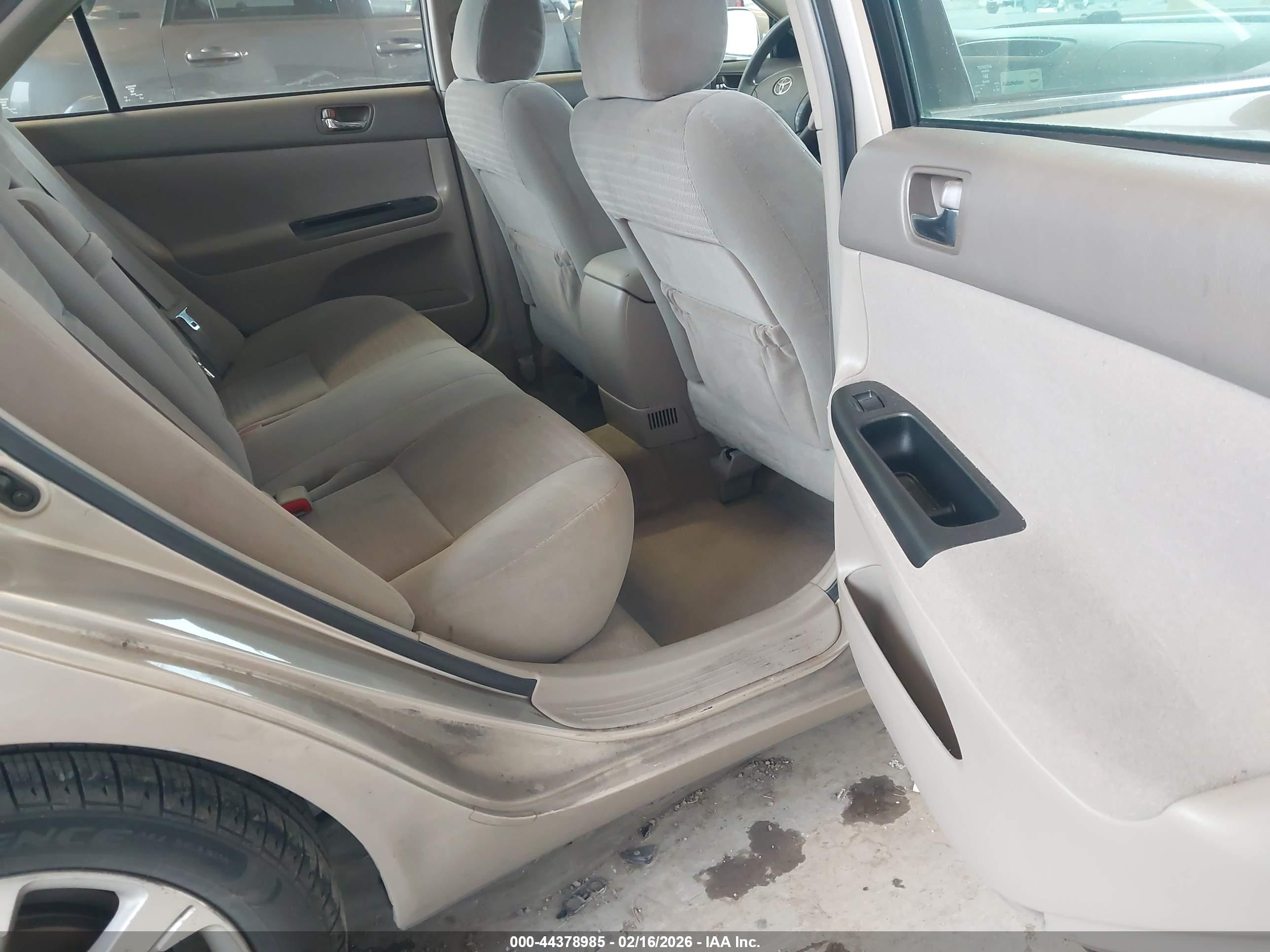 TOYOTA CAMRY image 8