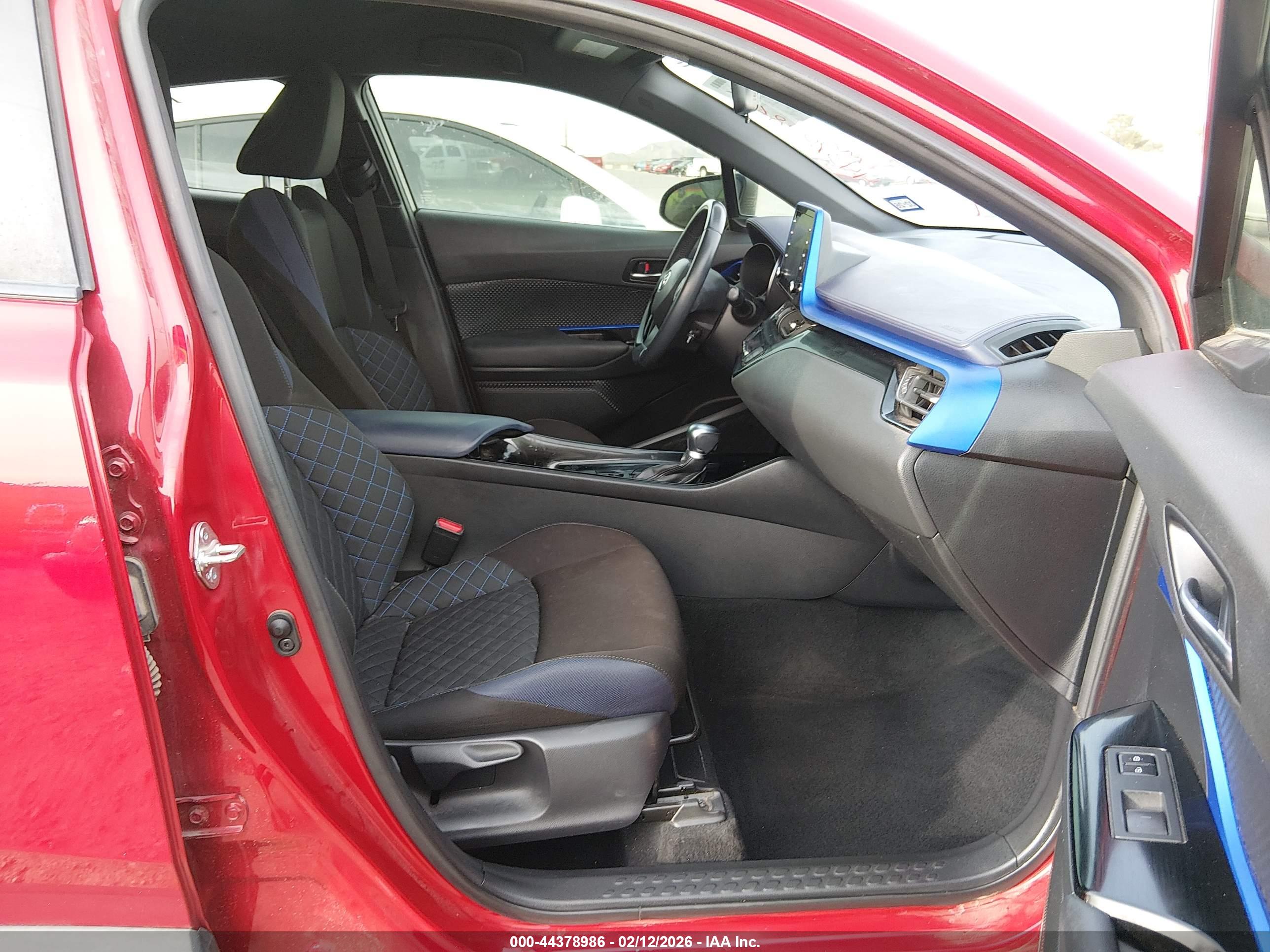 TOYOTA C-HR image 5