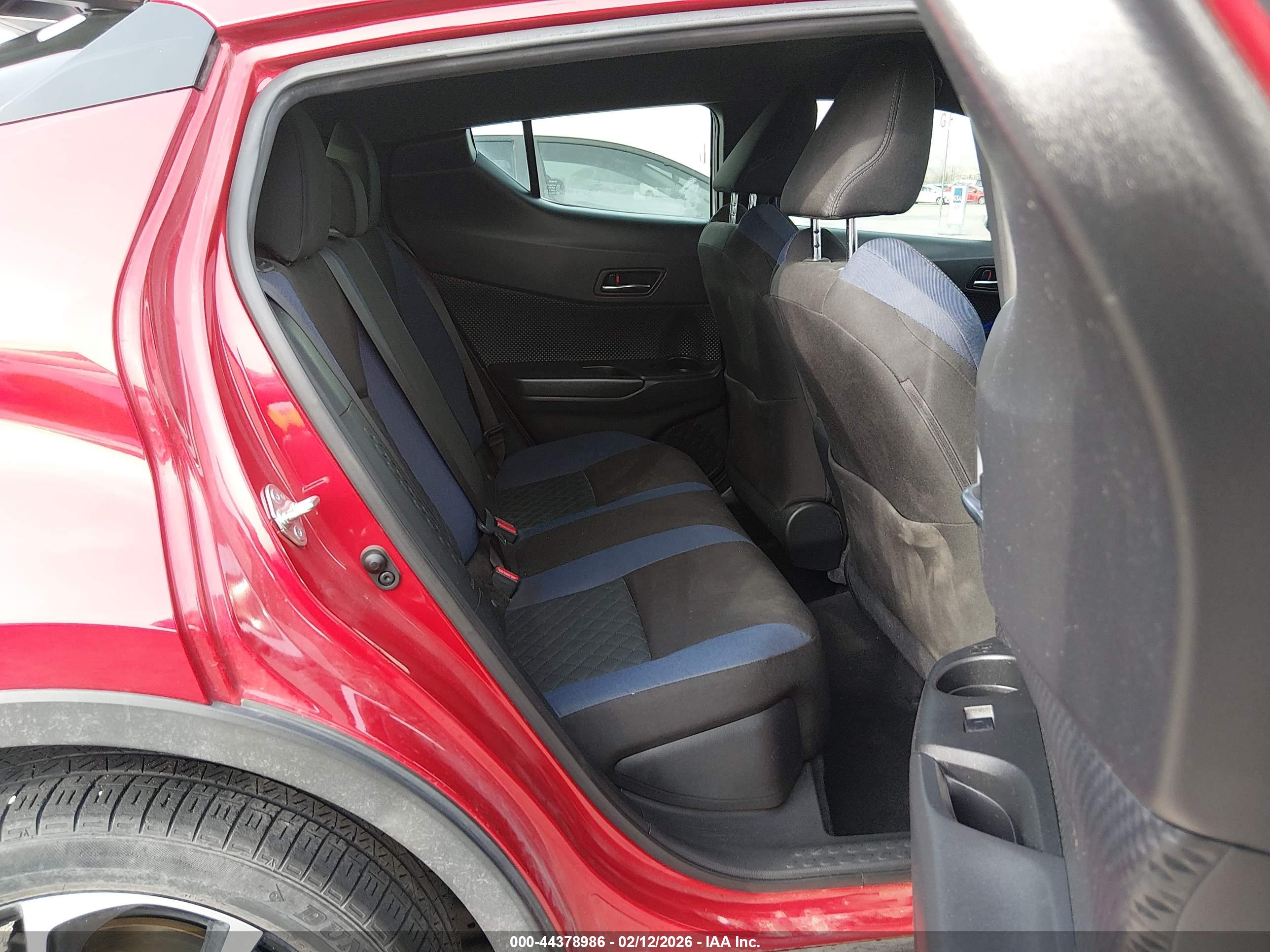 TOYOTA C-HR image 8