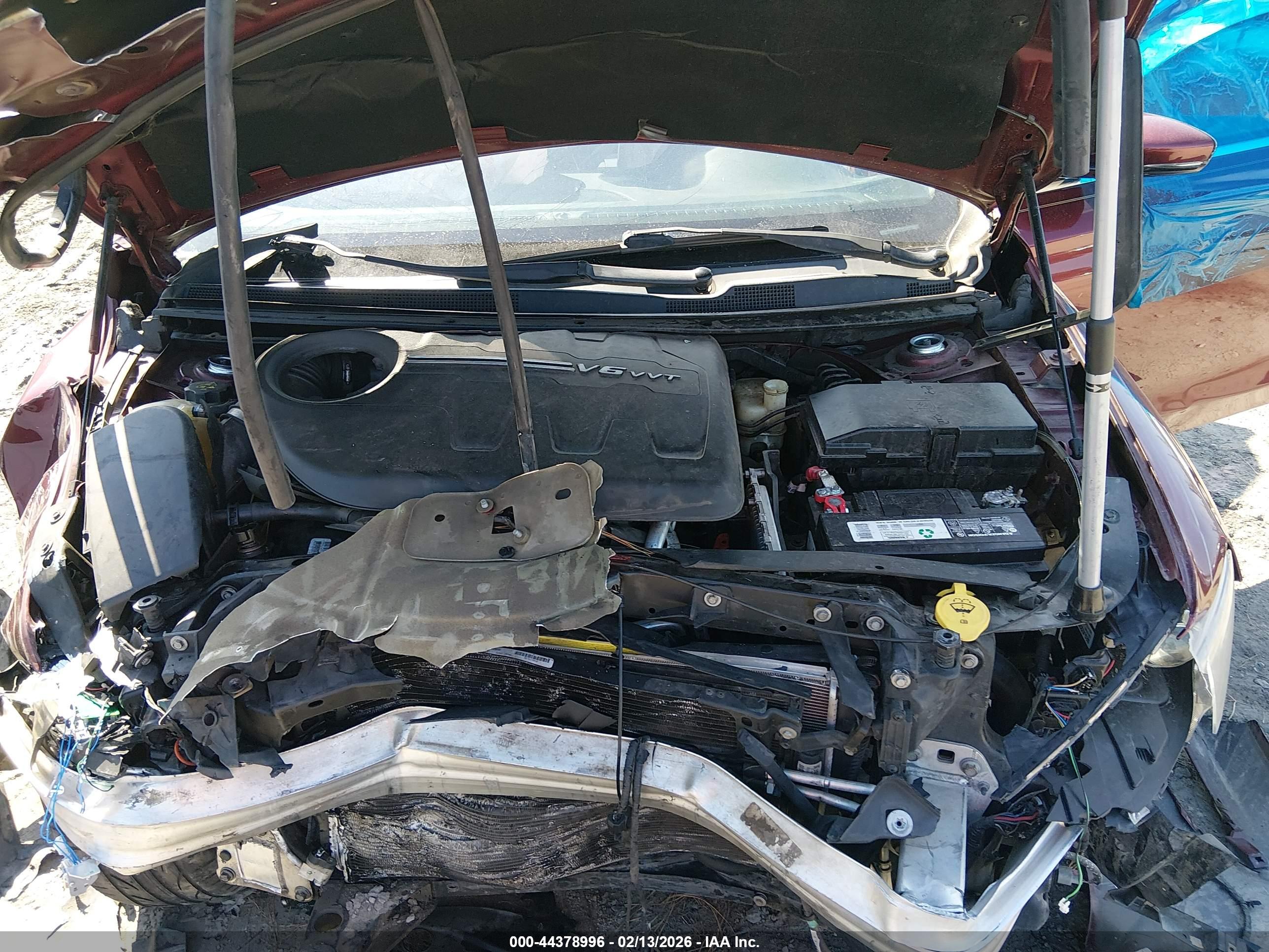 CHRYSLER 200 image 10