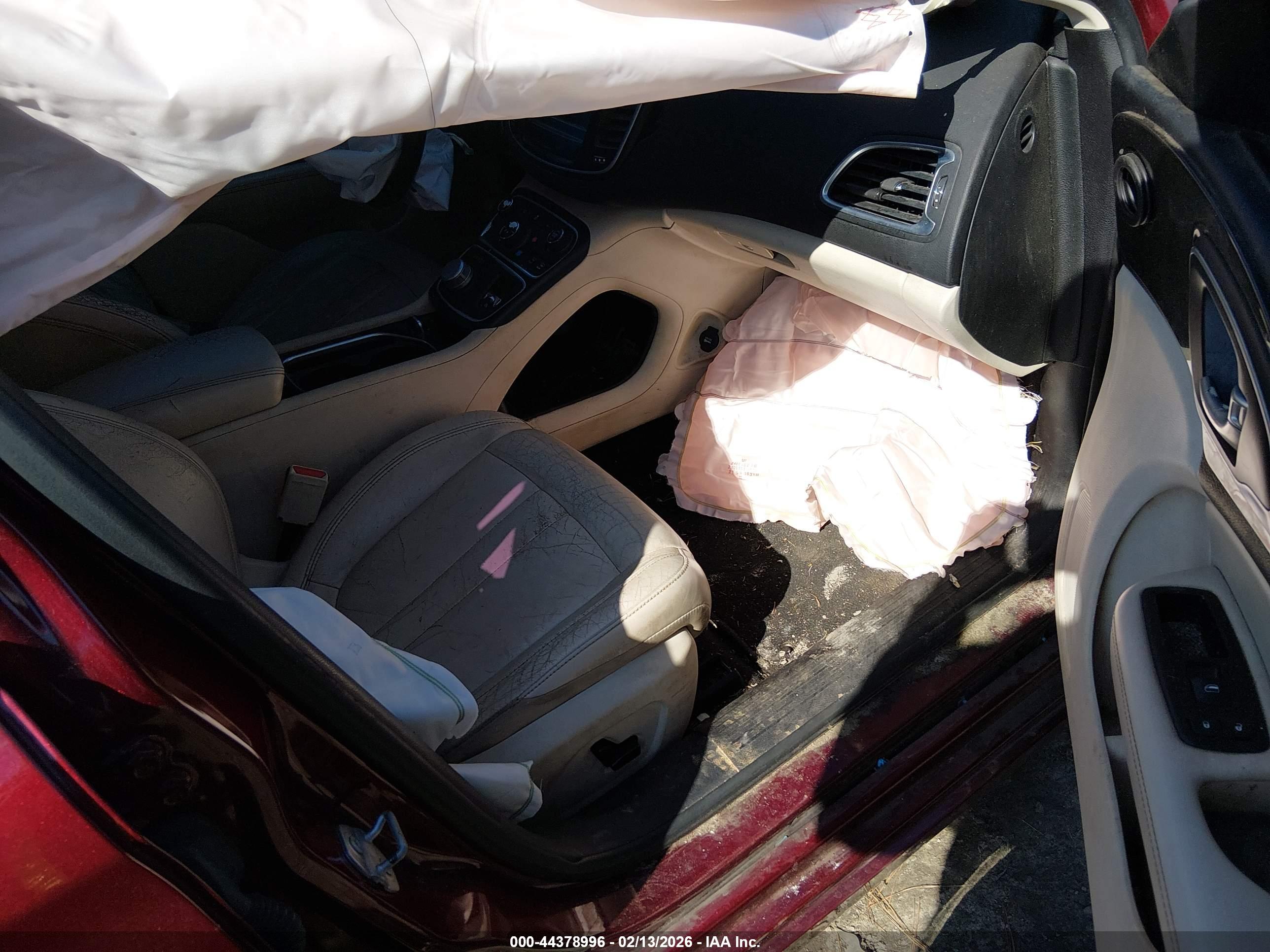 CHRYSLER 200 image 5