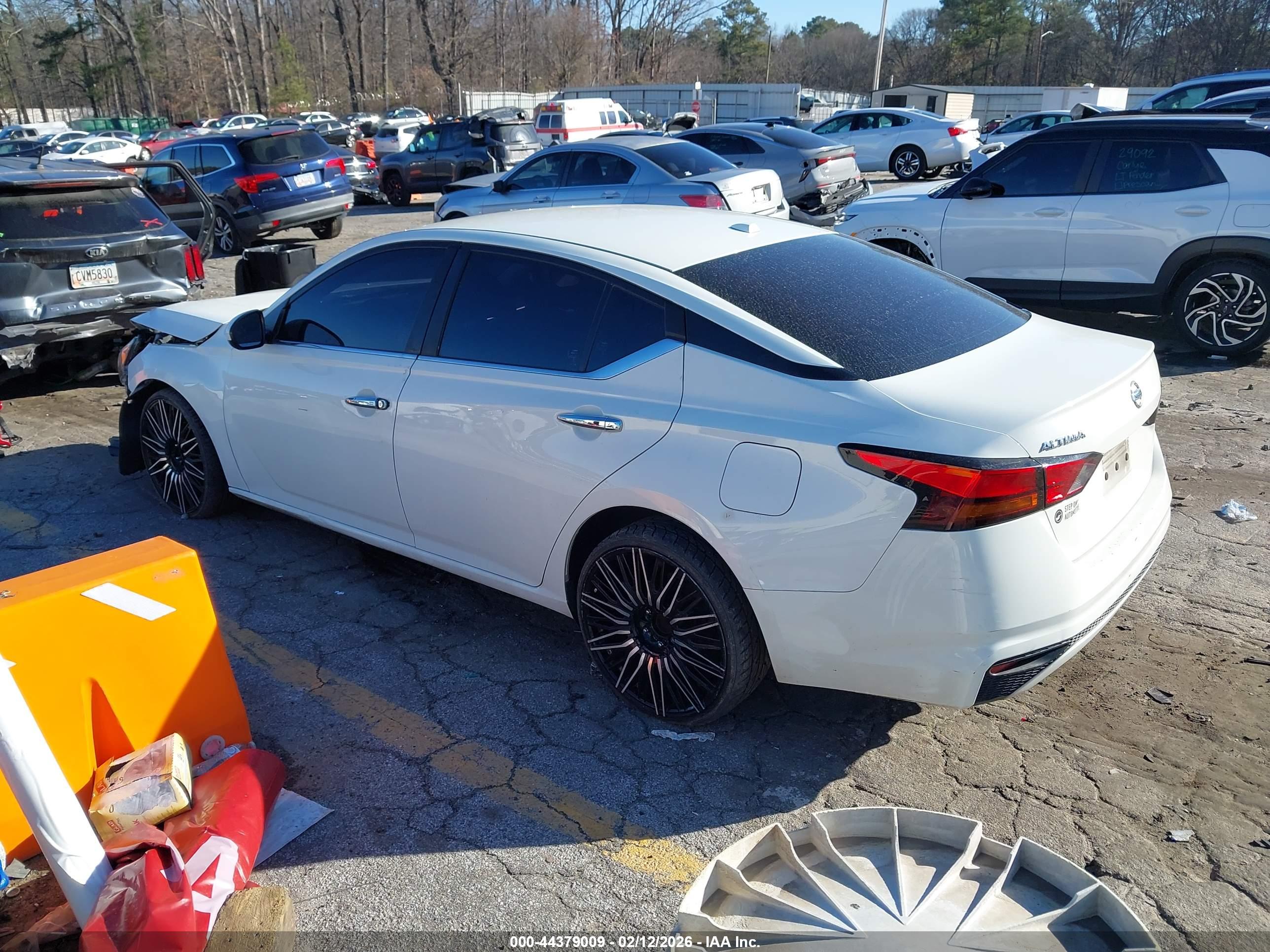 NISSAN ALTIMA image 3