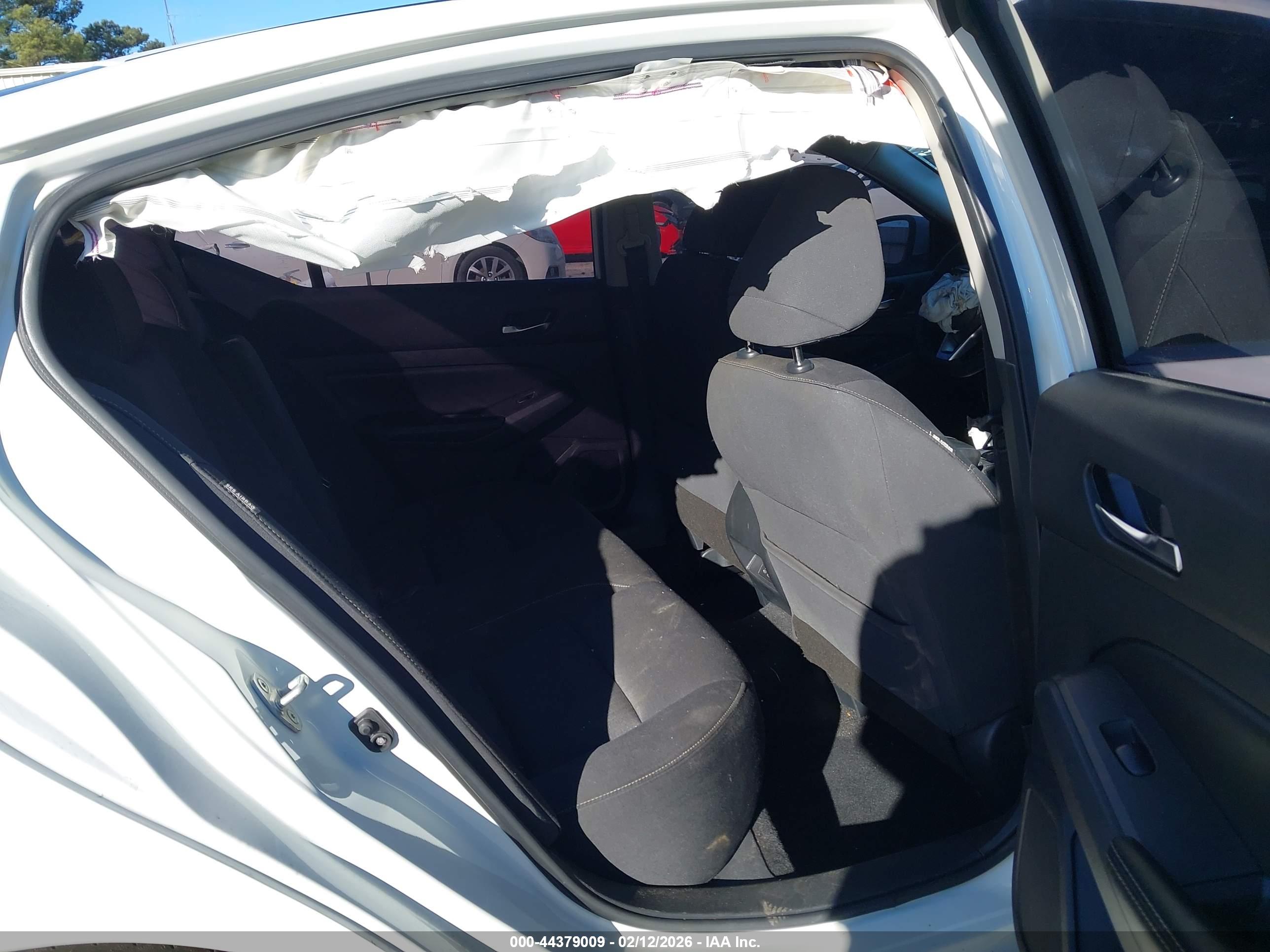 NISSAN ALTIMA image 8