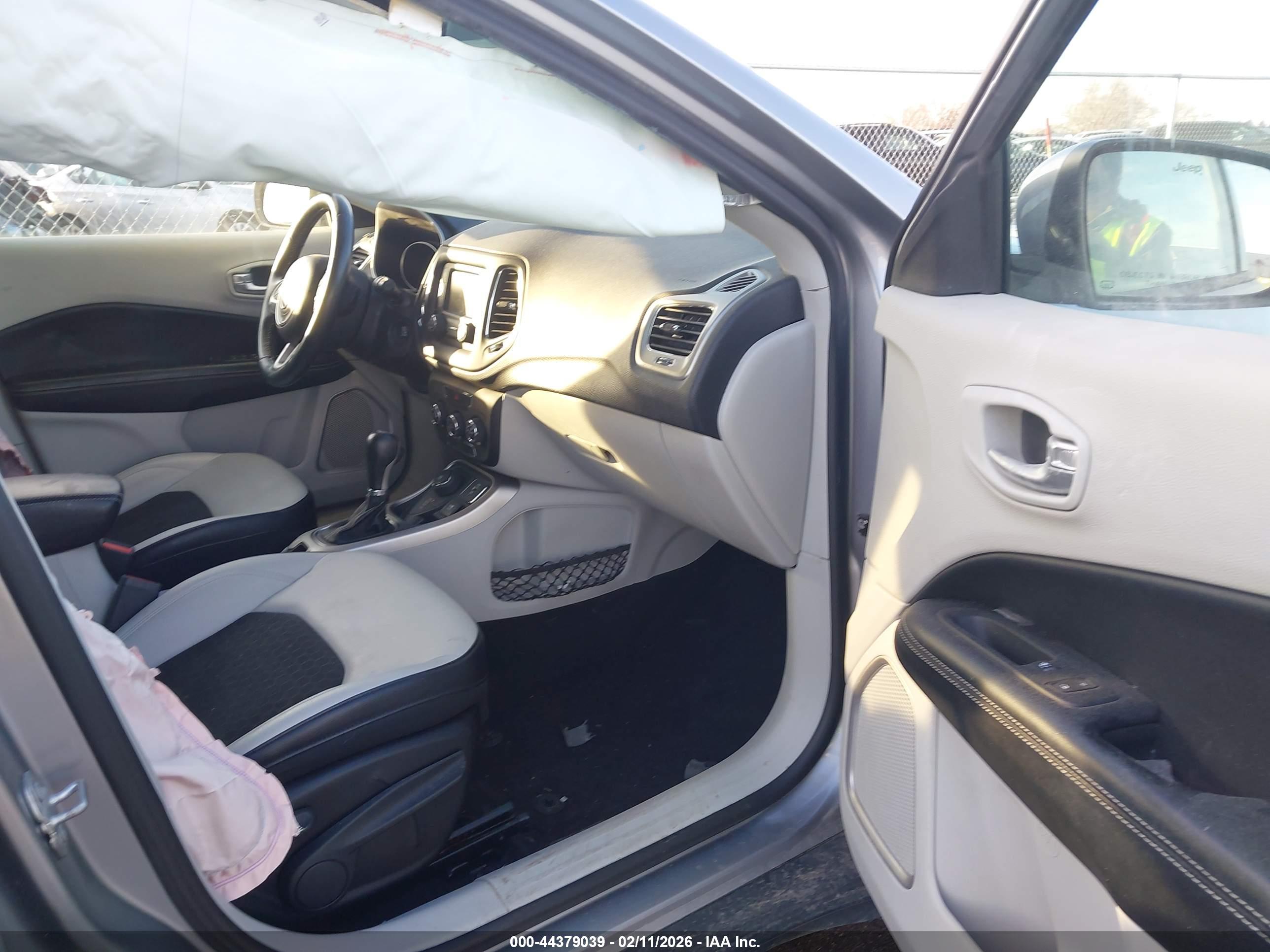 JEEP COMPASS image 5