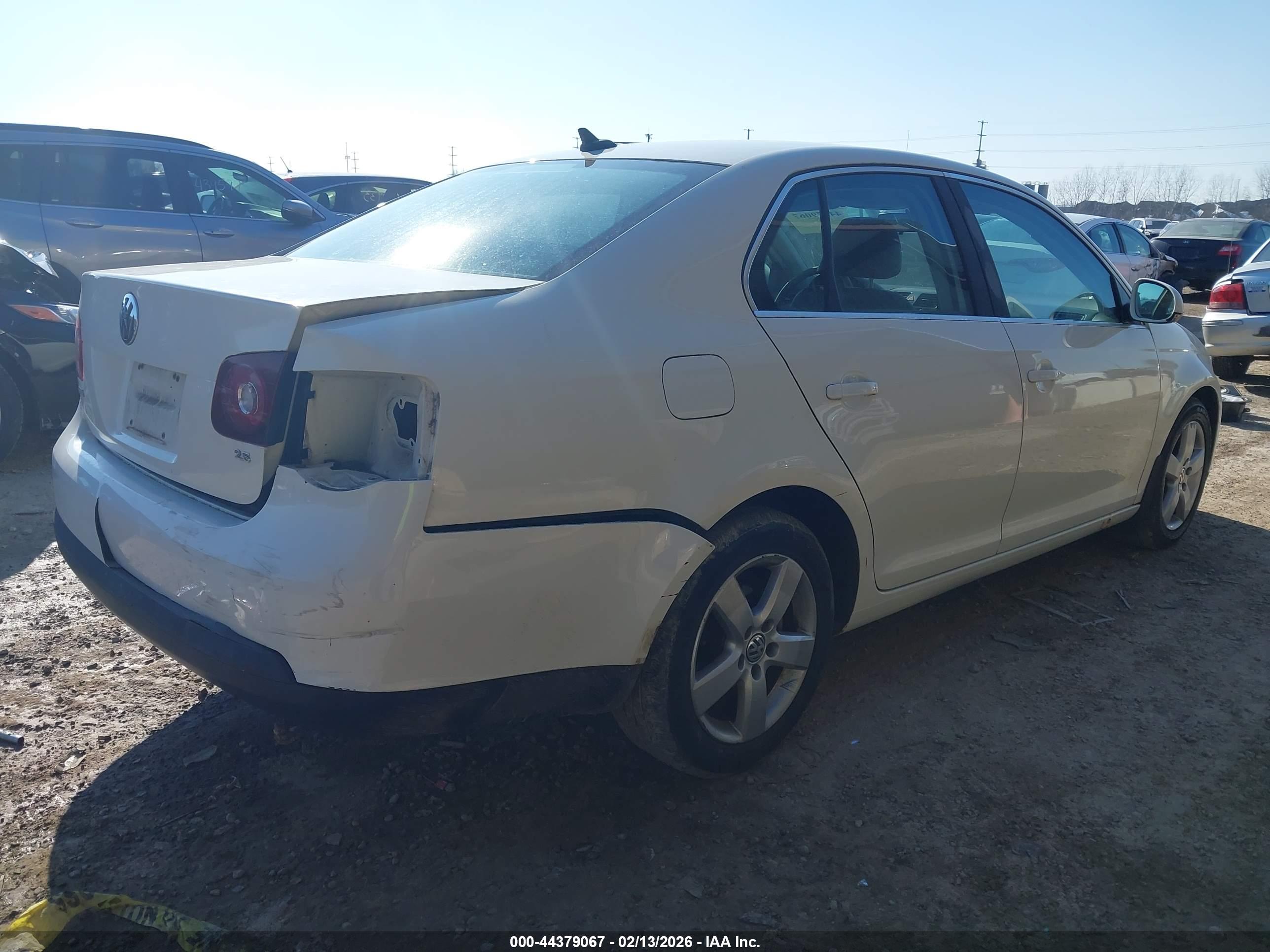 VOLKSWAGEN JETTA image 4