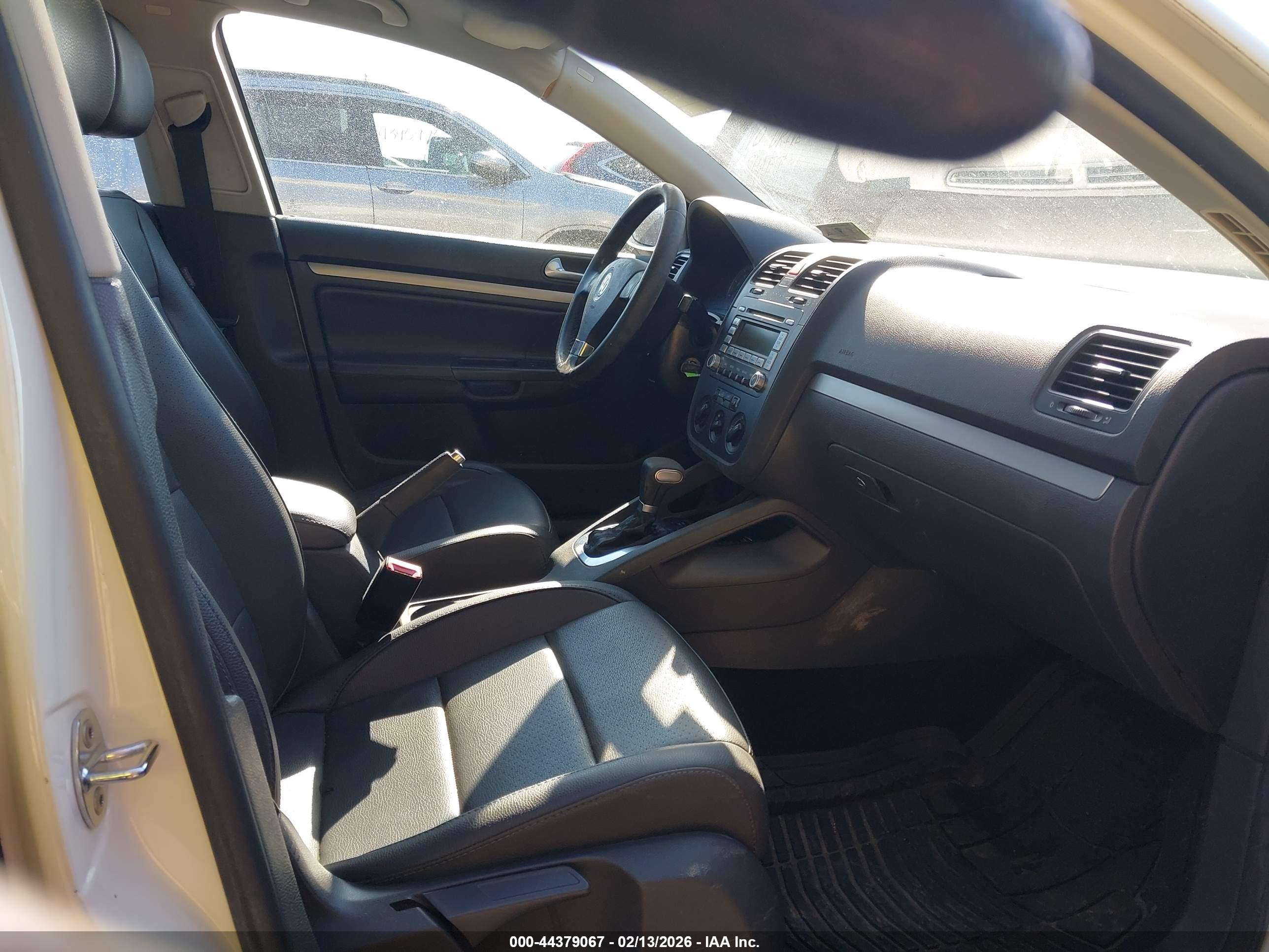 VOLKSWAGEN JETTA image 5