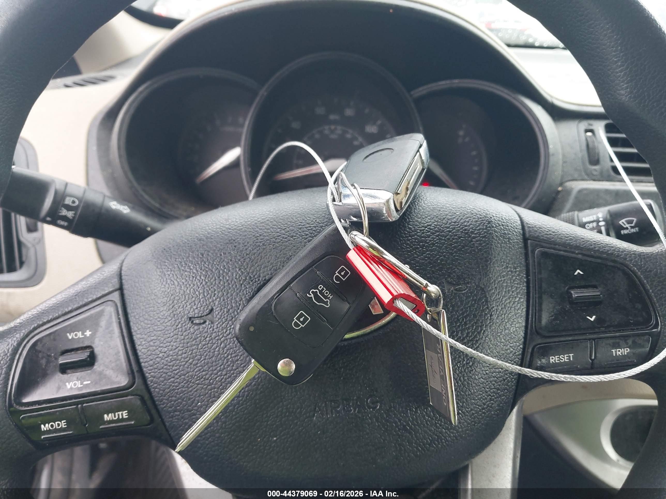 KIA RIO image 11