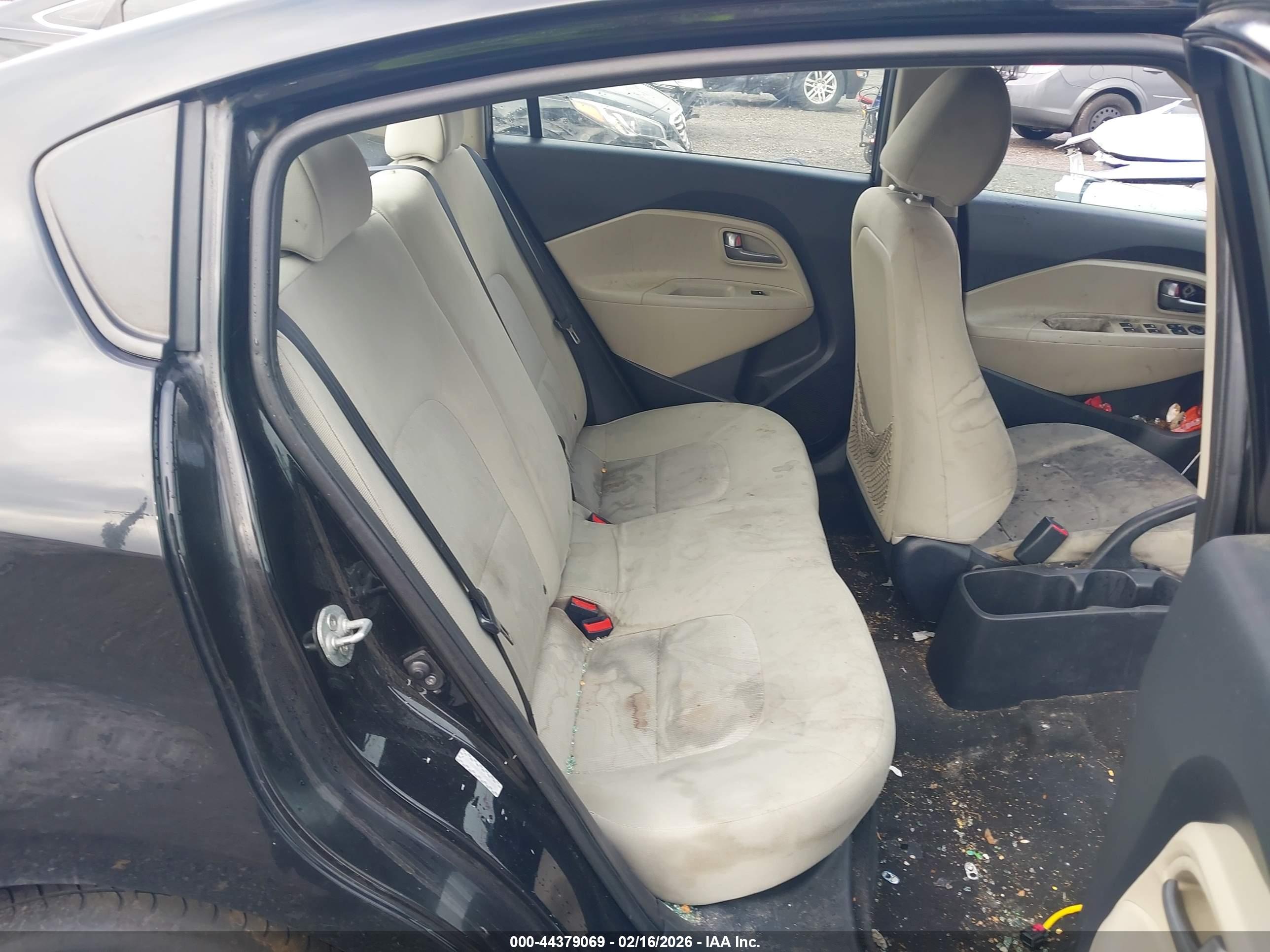KIA RIO image 8