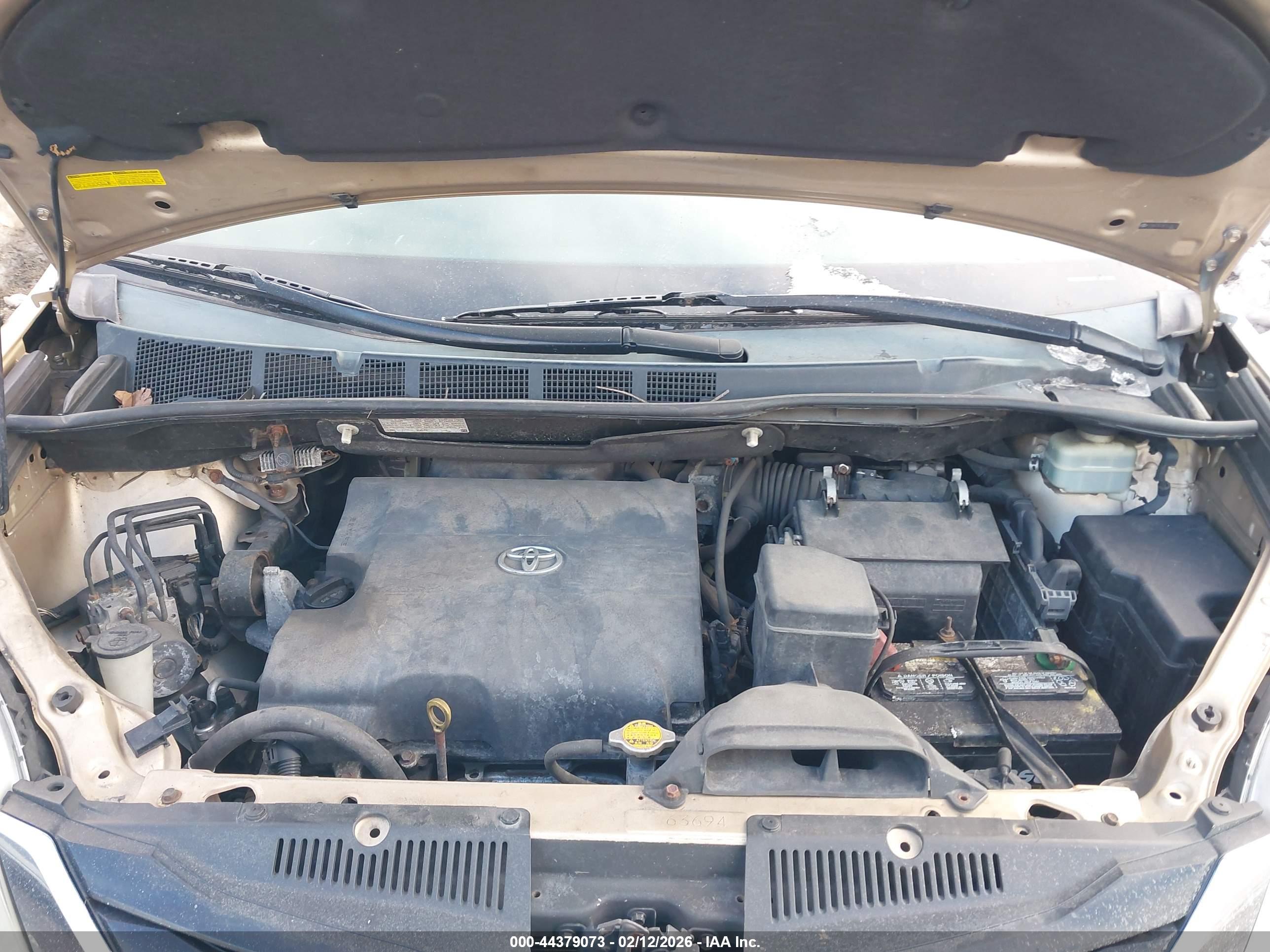 TOYOTA SIENNA image 10
