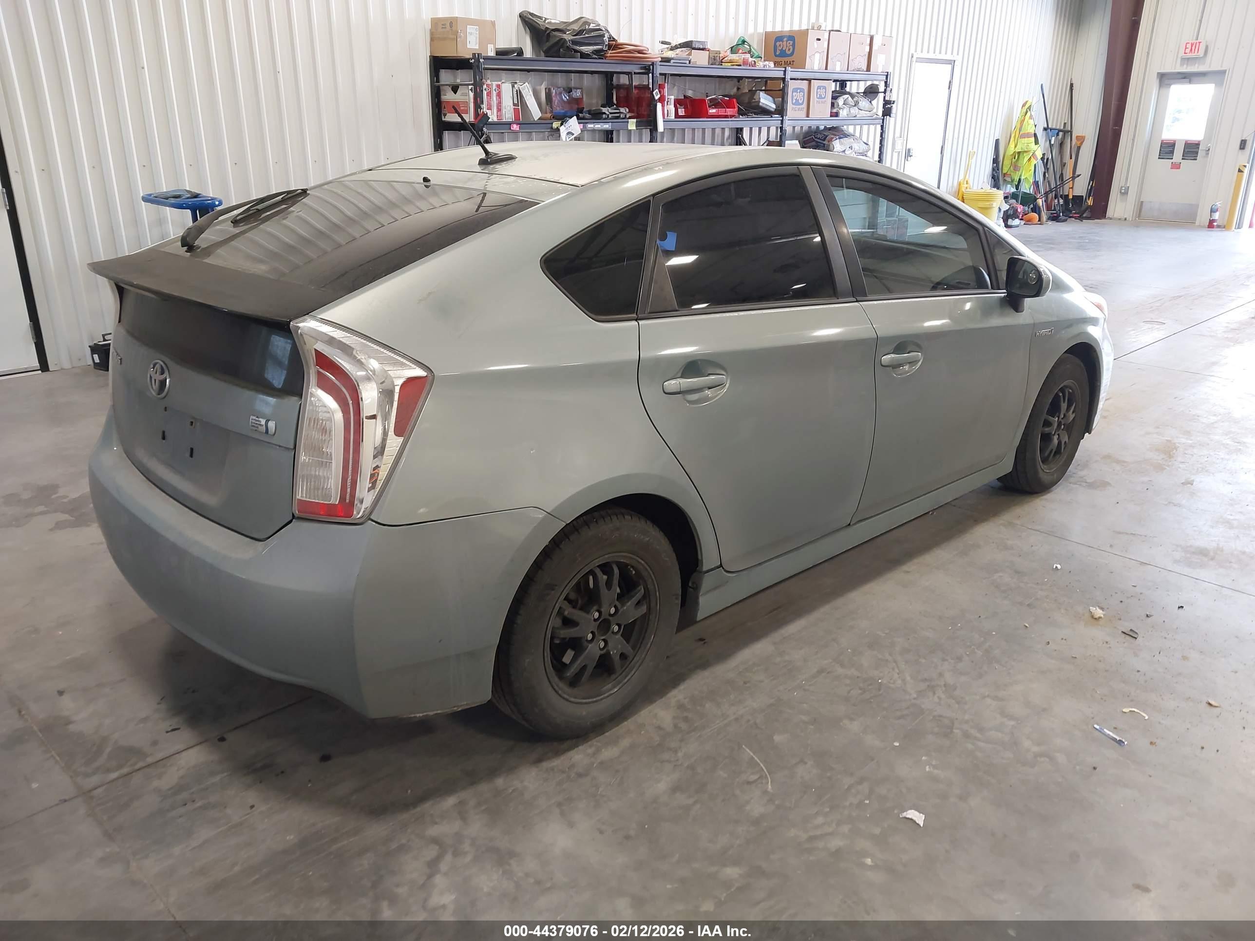 TOYOTA PRIUS image 4