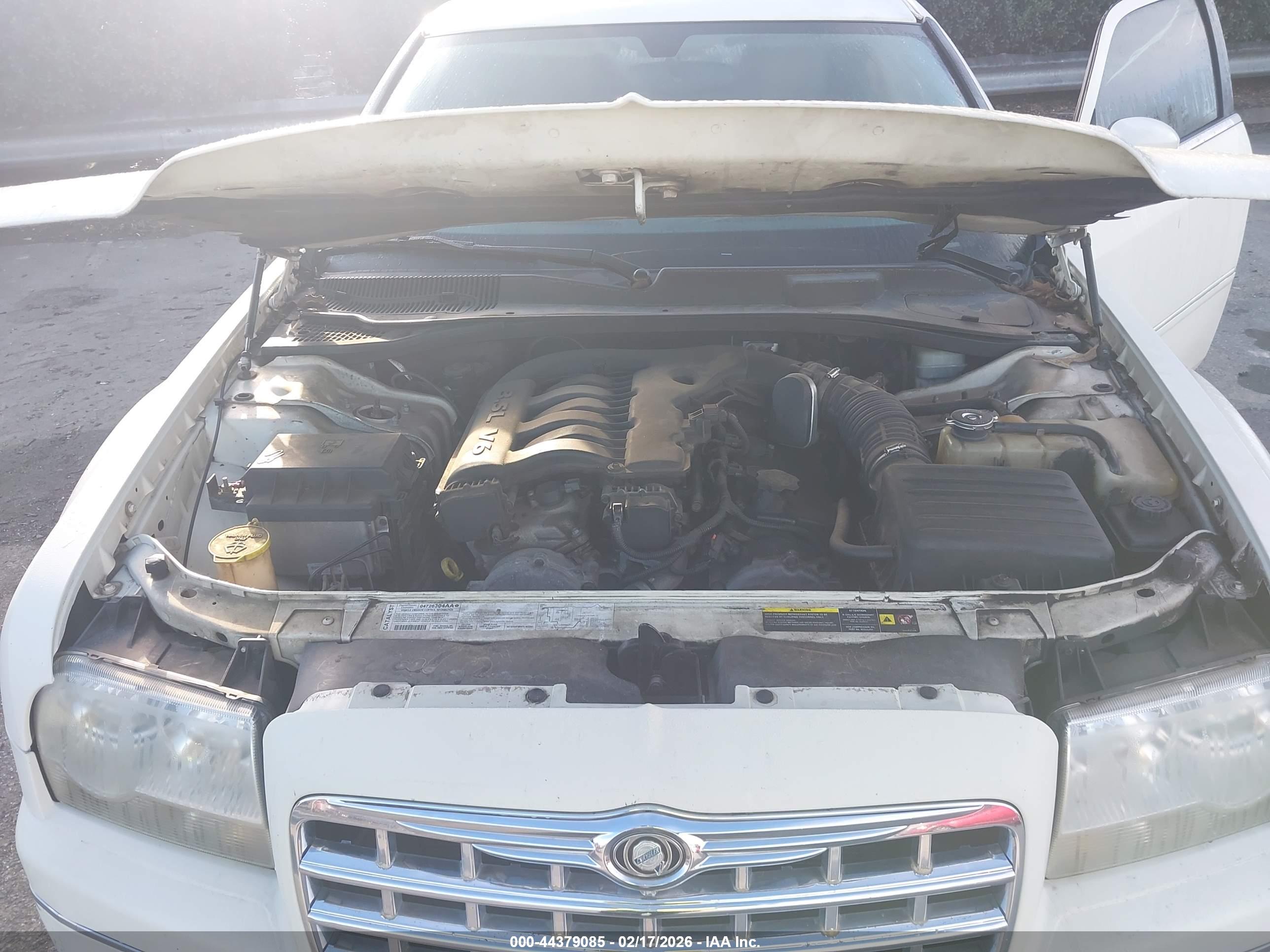 CHRYSLER 300 image 10