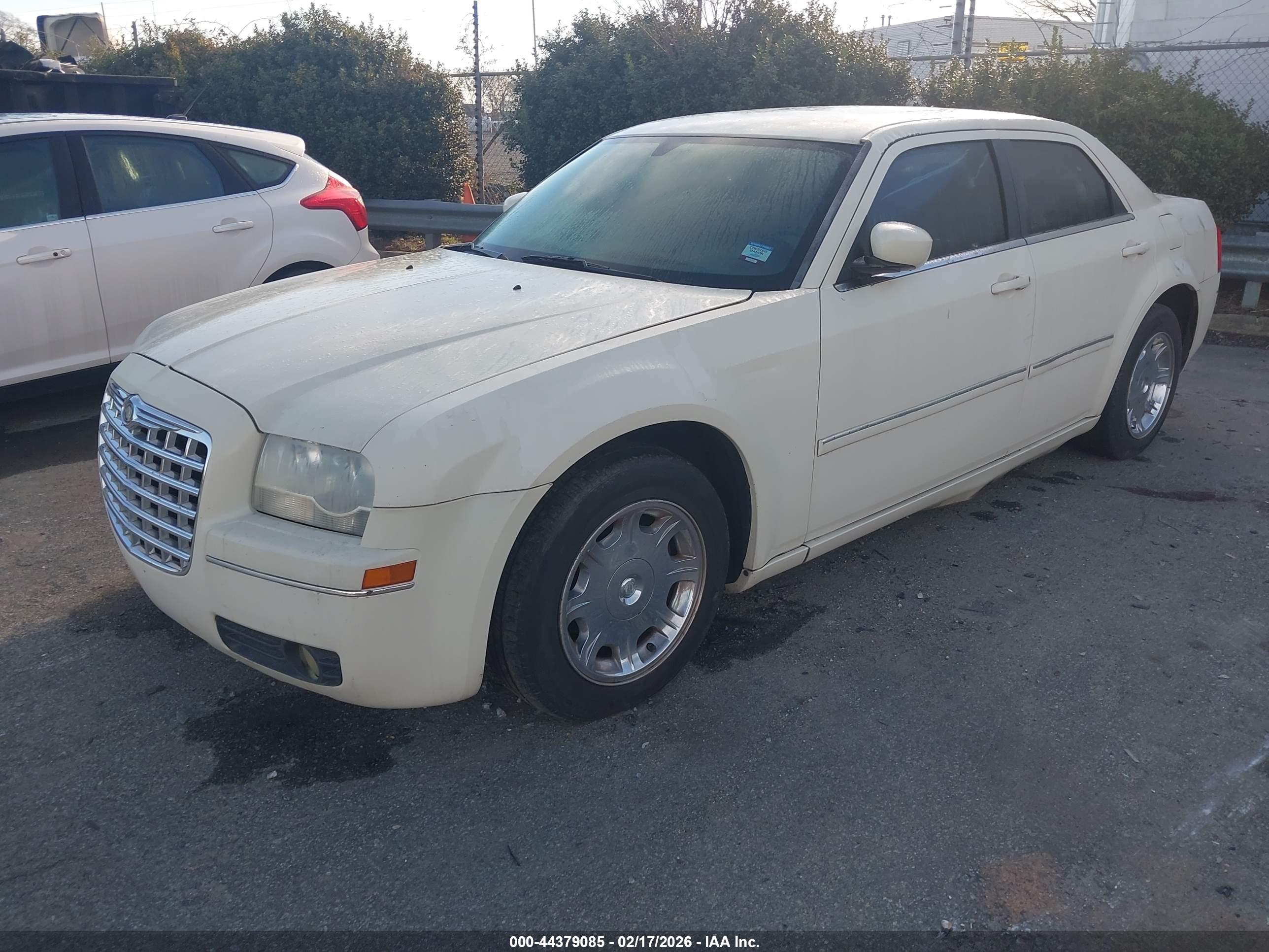 CHRYSLER 300 image 2