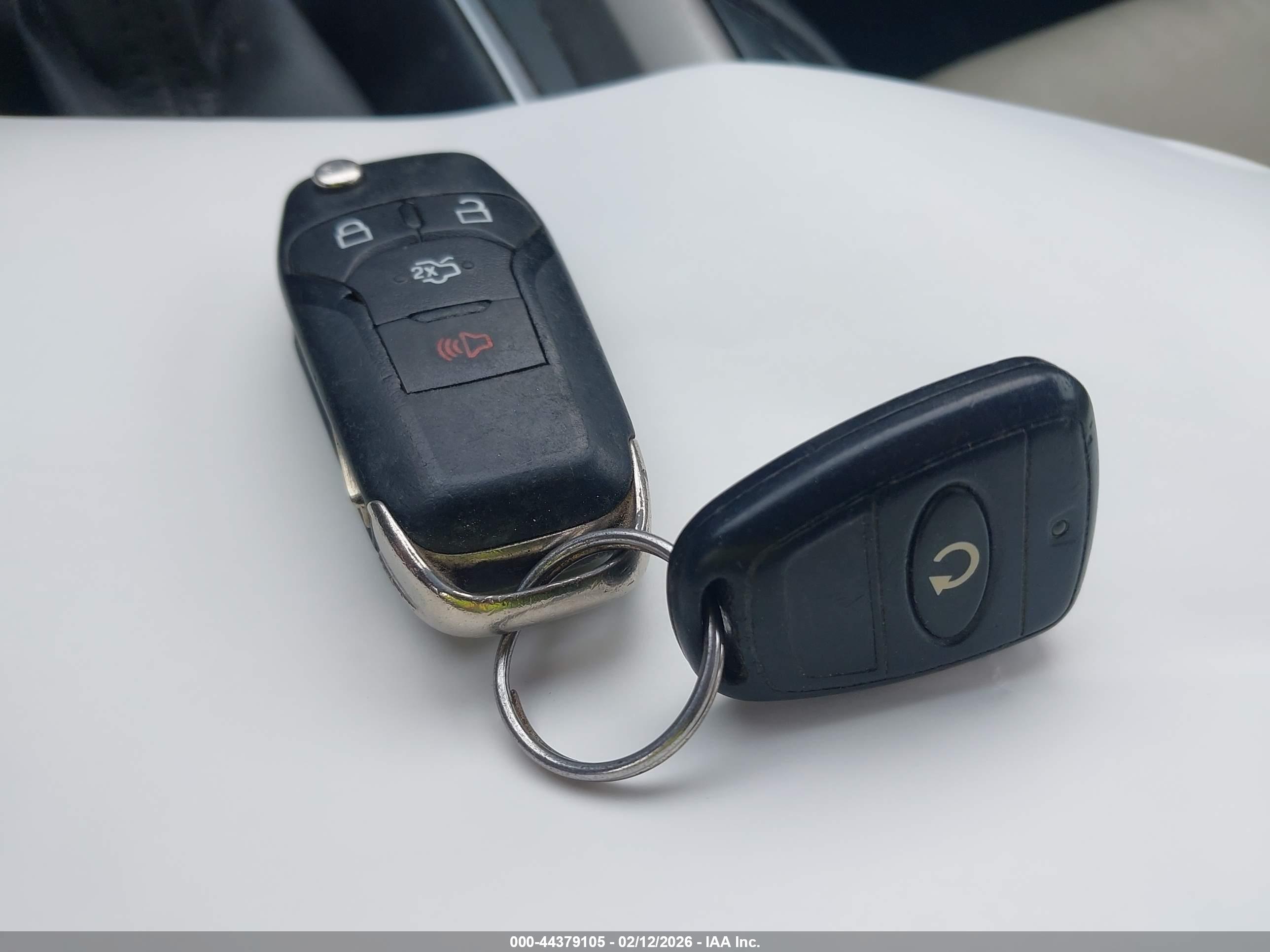FORD FUSION image 11