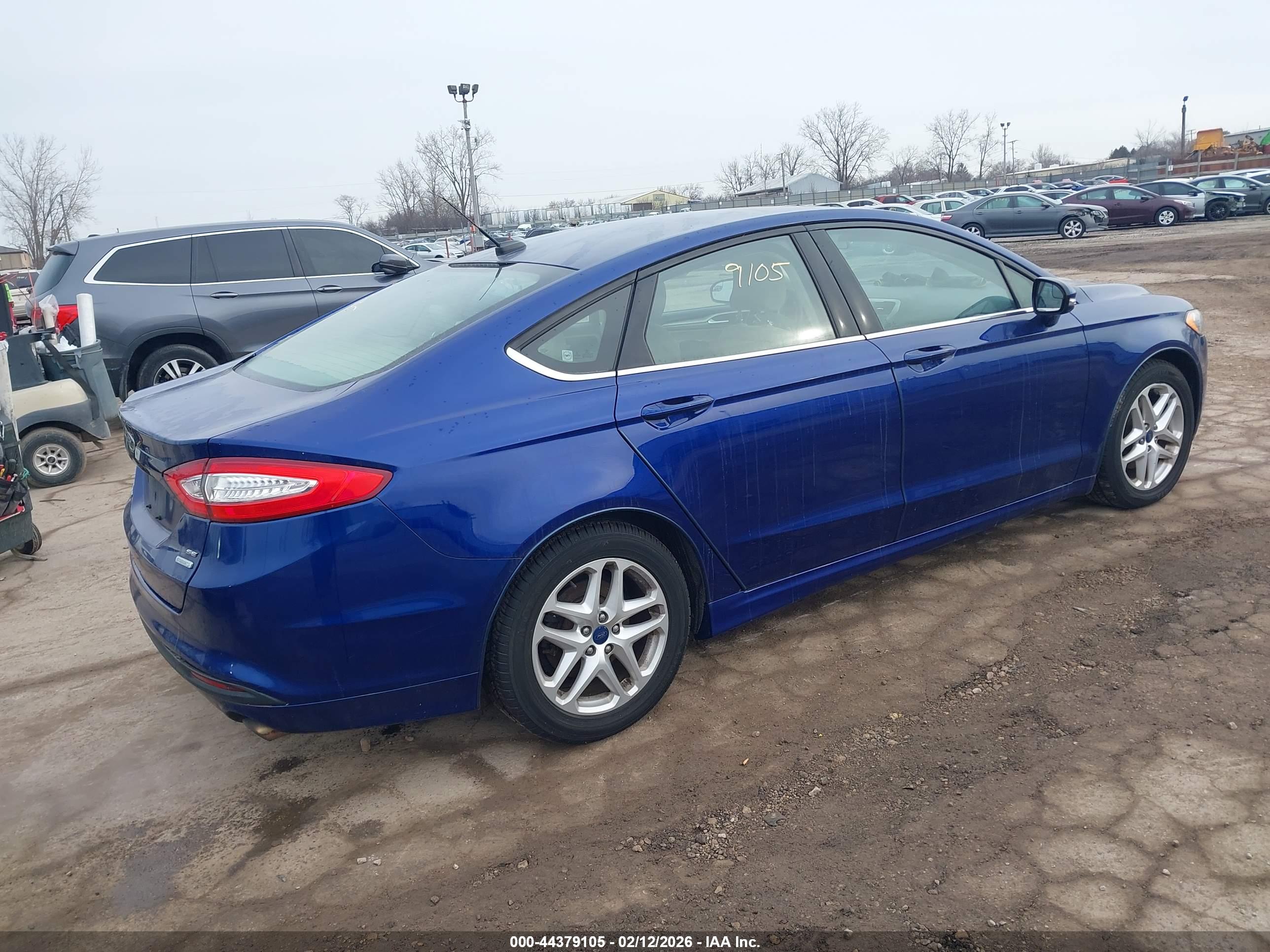 FORD FUSION image 4
