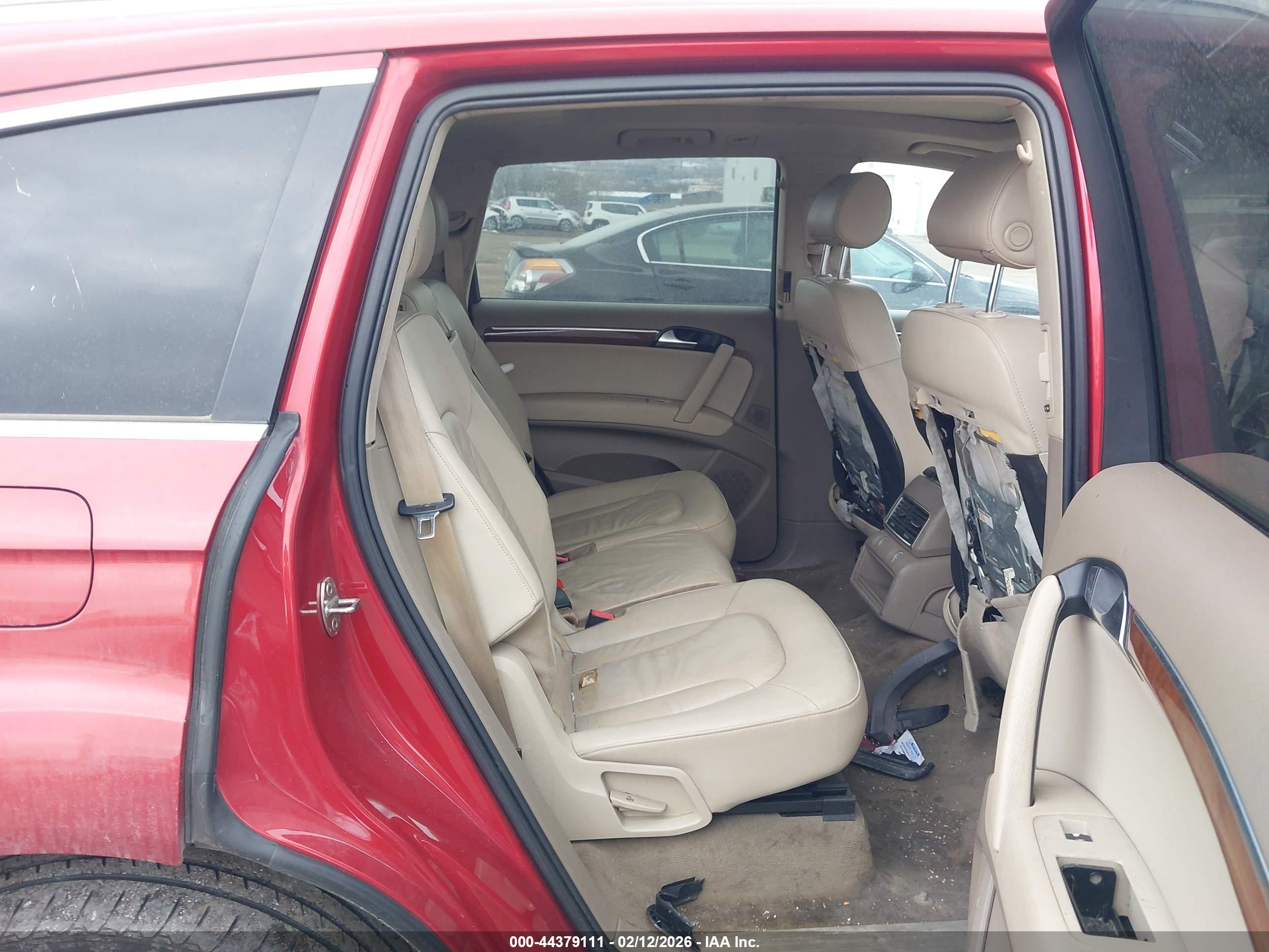 AUDI Q7 image 8