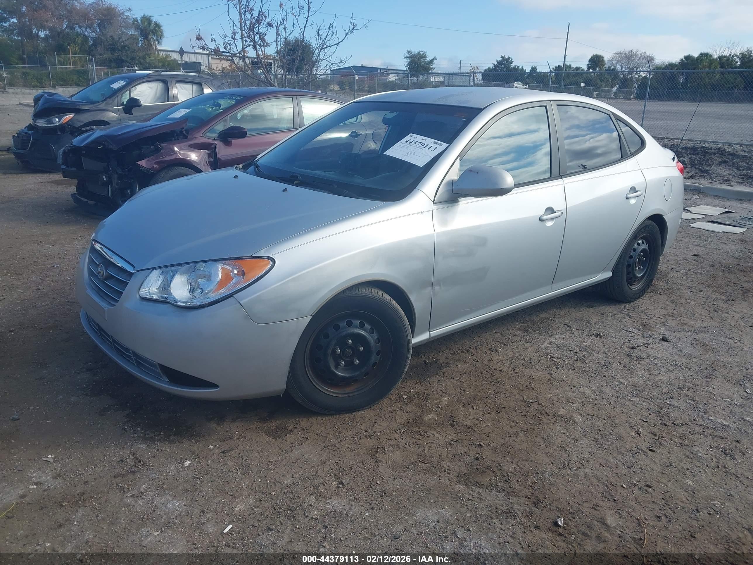 HYUNDAI ELANTRA image 2
