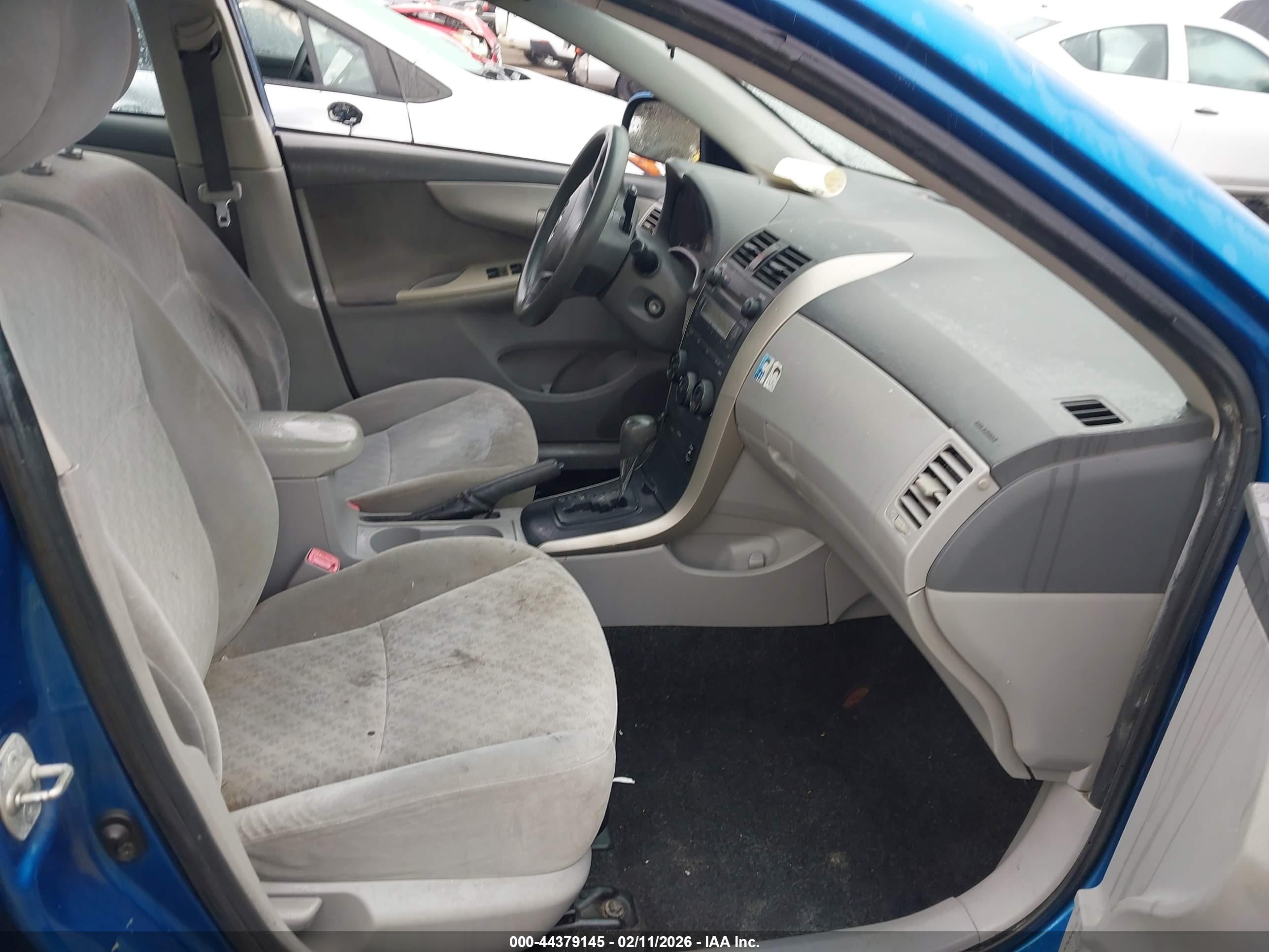 TOYOTA COROLLA image 5