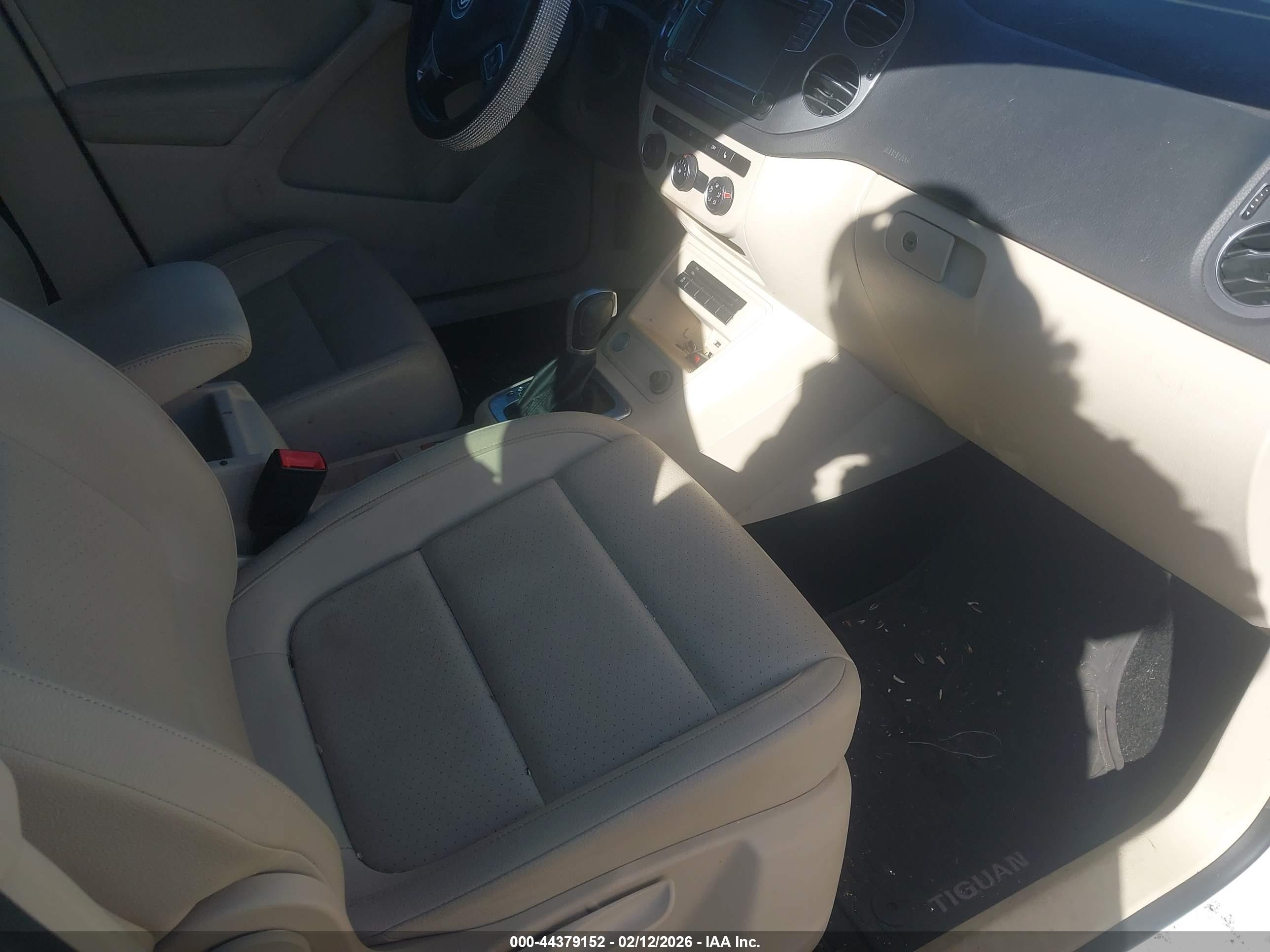 VOLKSWAGEN TIGUAN image 5