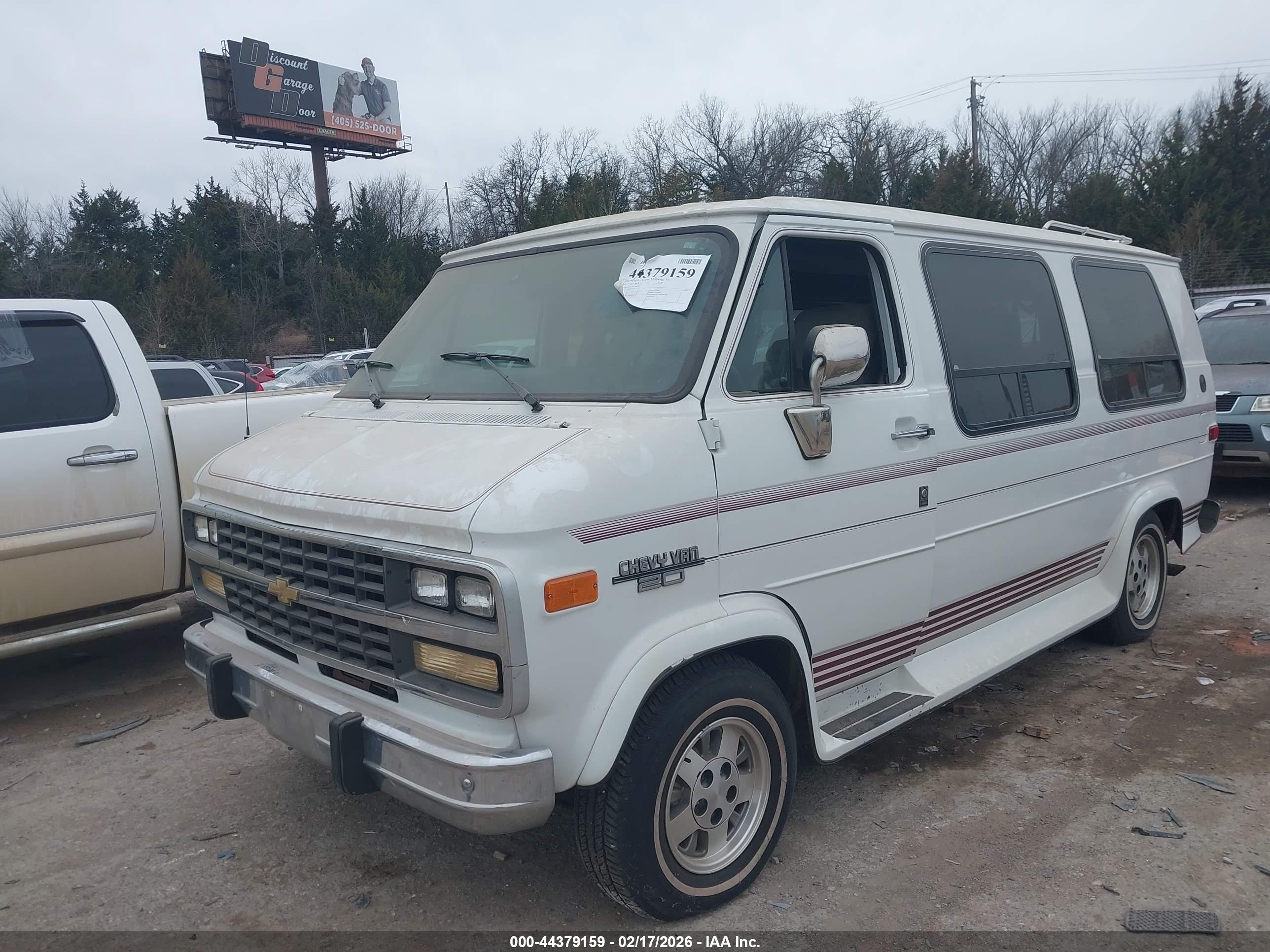 CHEVROLET G20 image 2