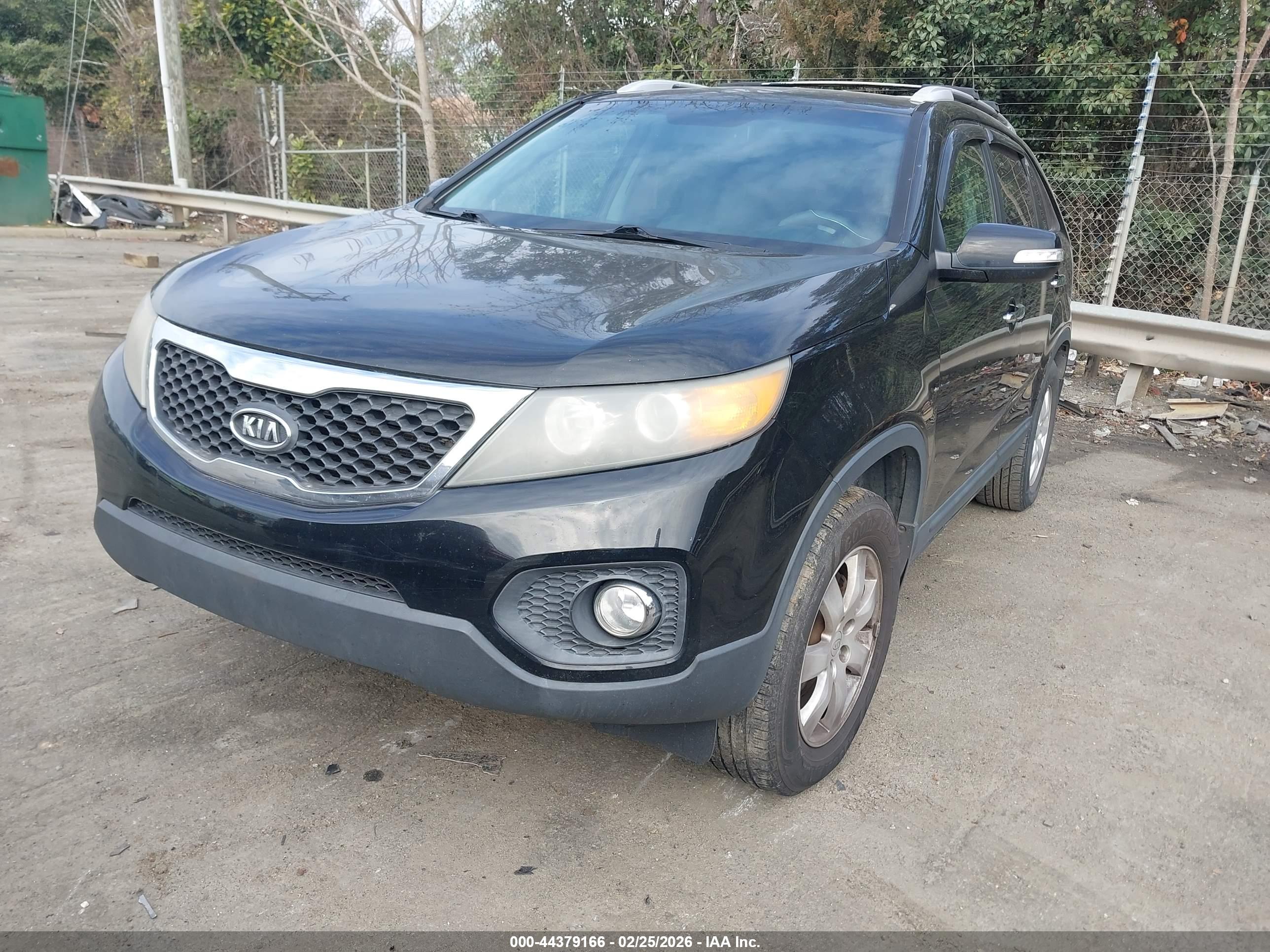 KIA SORENTO image 2