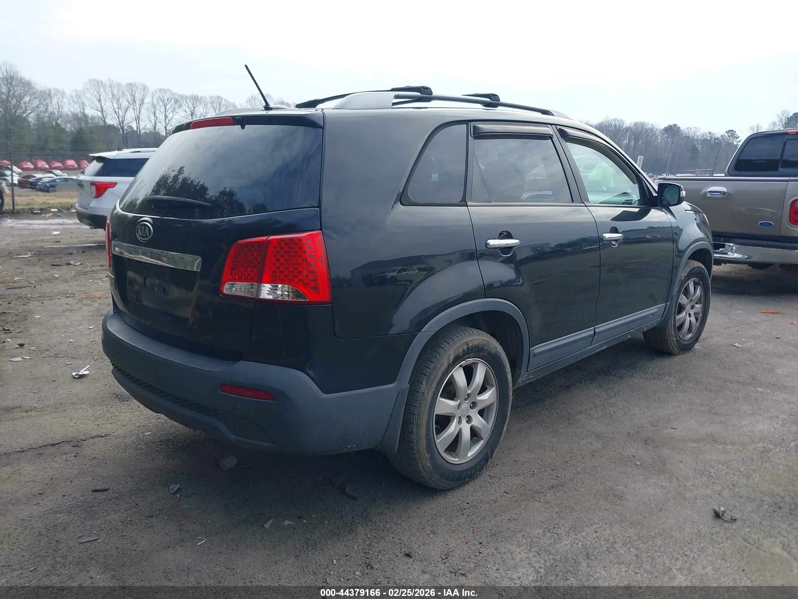 KIA SORENTO image 4