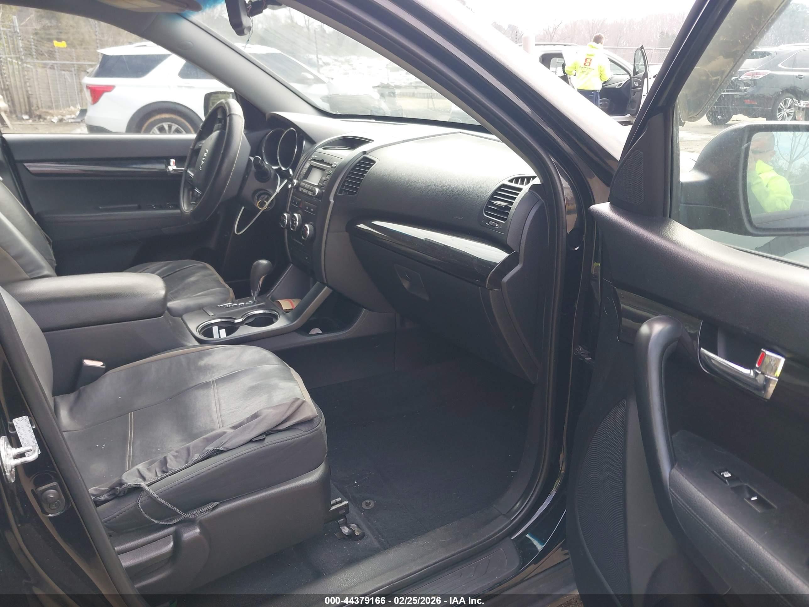 KIA SORENTO image 5