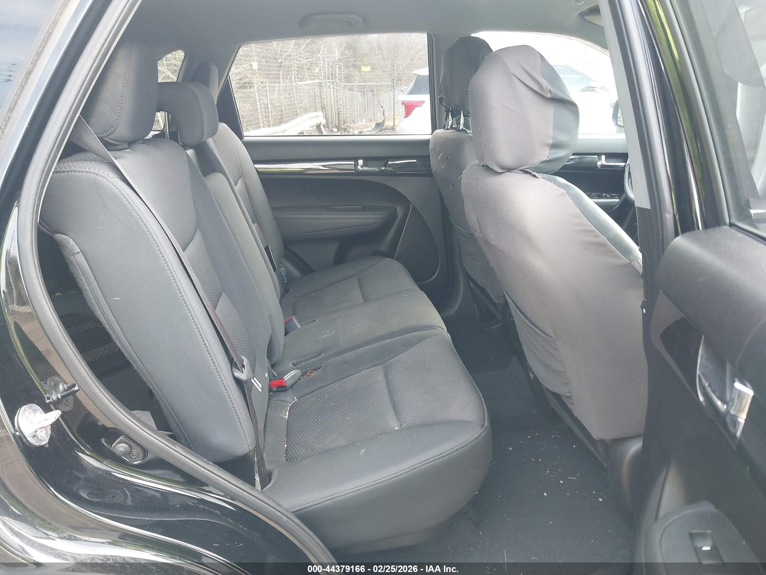 KIA SORENTO image 8