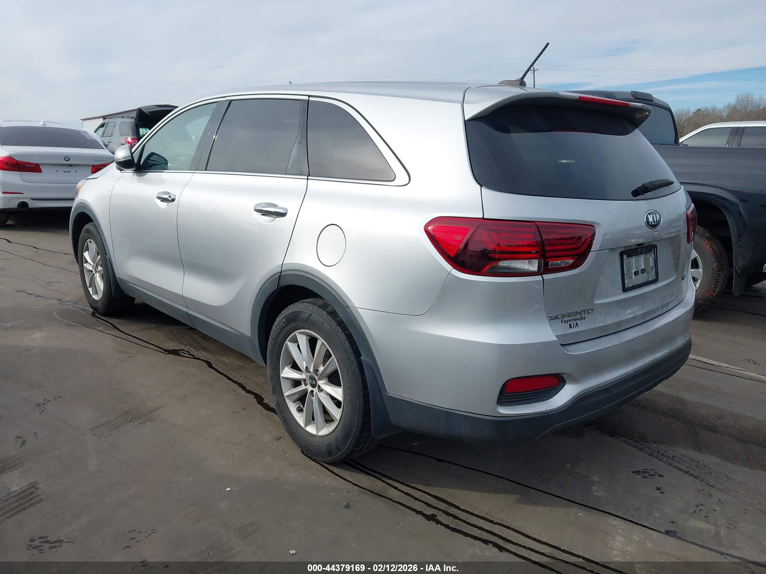 KIA SORENTO image 3